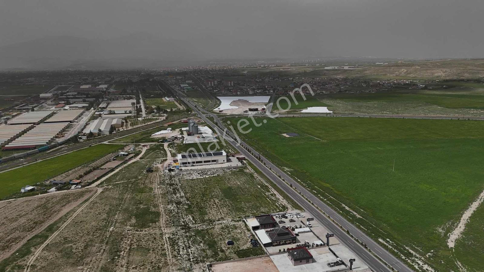 Emin Emlak Bor Kemerhisar Yolu Üzeri Köşe 843 M2 Satılık Arsa - Görsel 16