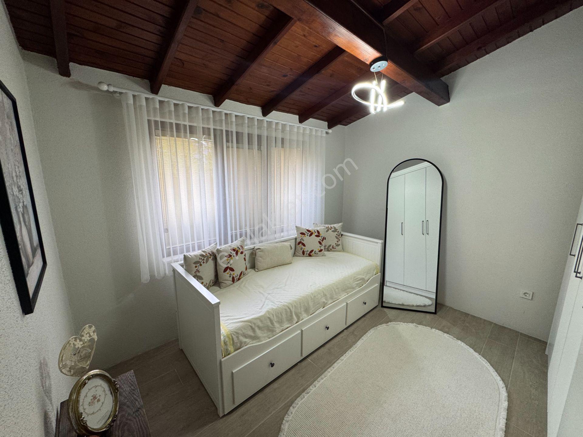 Sapanca'da Site İçinde Geniş Ferah Bahçeli Satılık Villa.. - Görsel 31