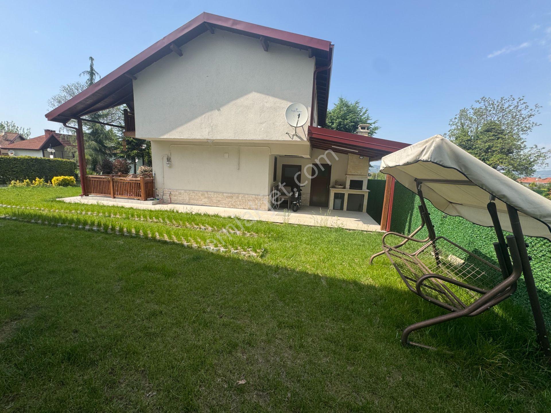 Sapanca'da Site İçinde Geniş Ferah Bahçeli Satılık Villa.. - Görsel 4