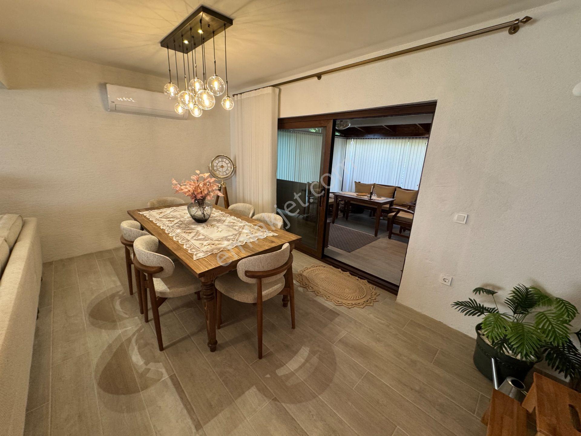 Sapanca'da Site İçinde Geniş Ferah Bahçeli Satılık Villa.. - Görsel 35