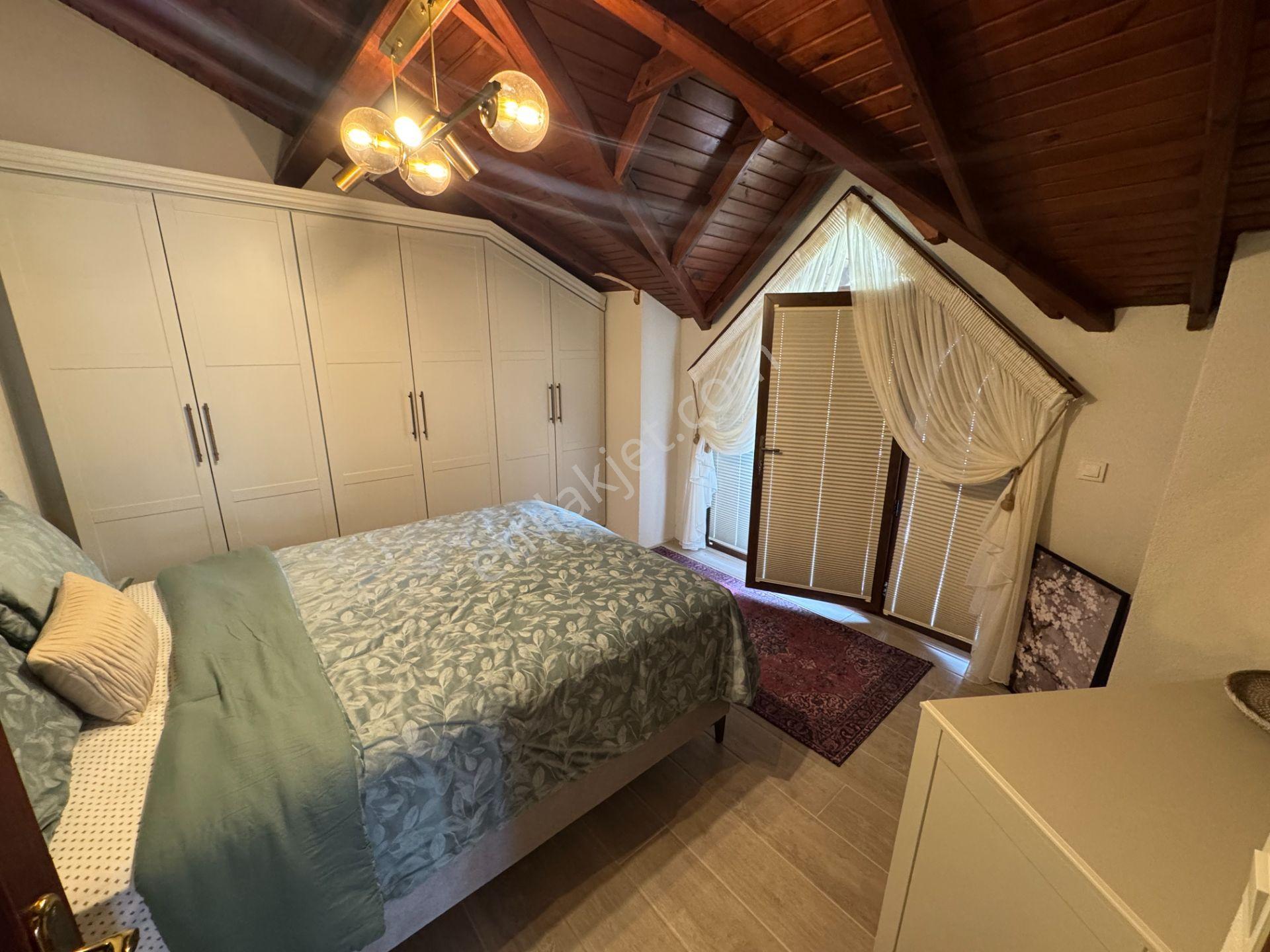 Sapanca'da Site İçinde Geniş Ferah Bahçeli Satılık Villa.. - Görsel 33