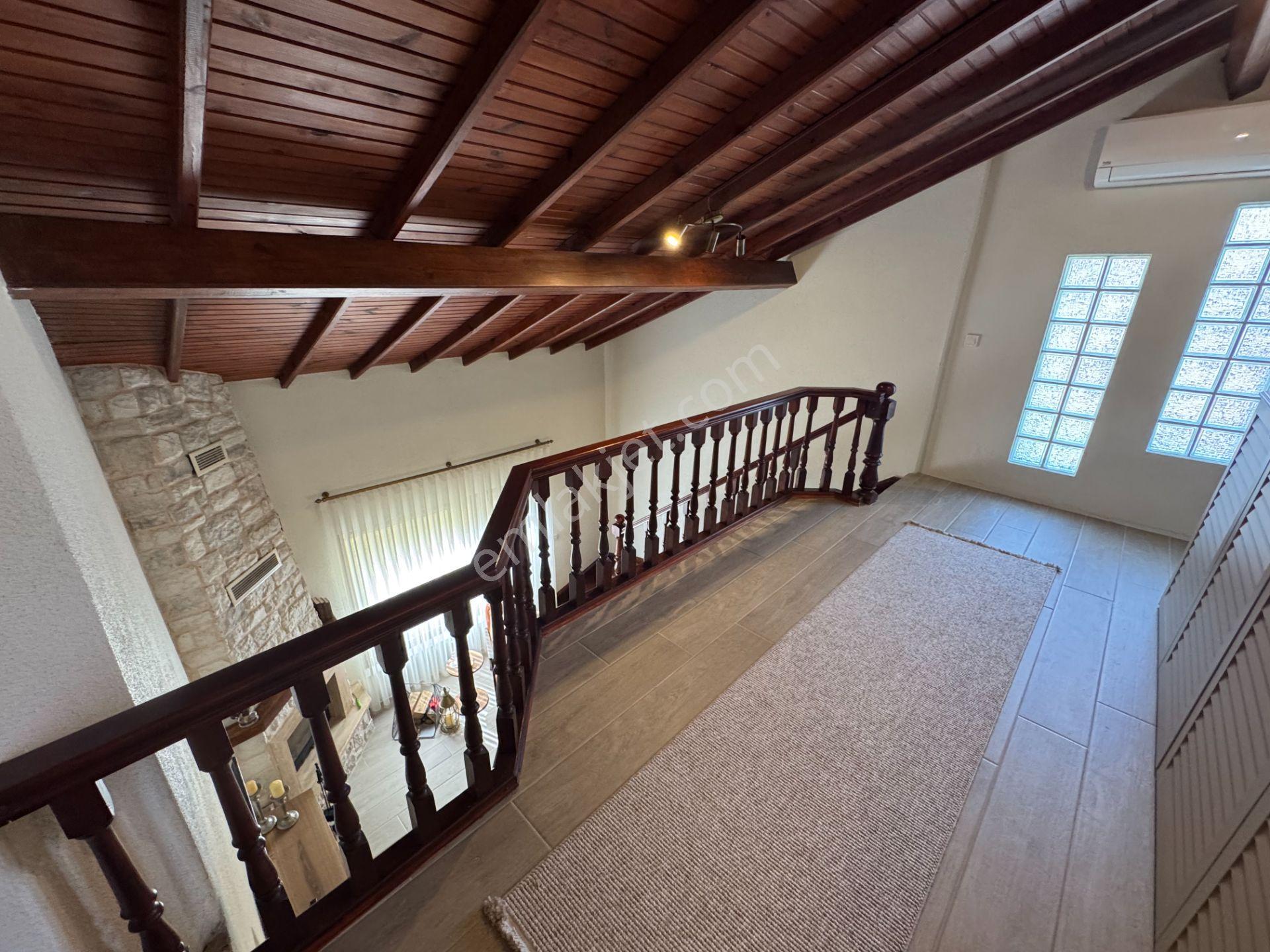 Sapanca'da Site İçinde Geniş Ferah Bahçeli Satılık Villa.. - Görsel 18