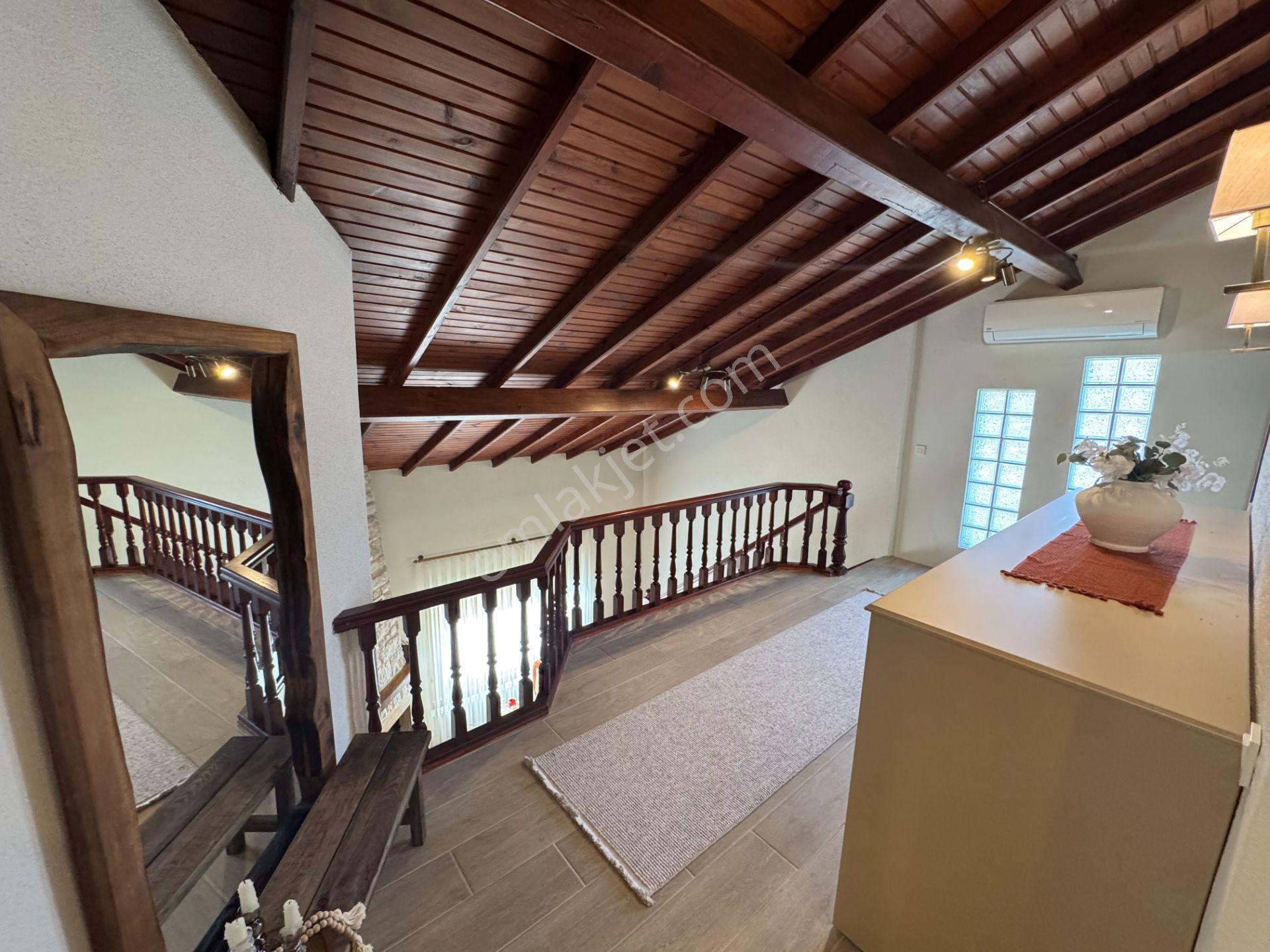 Sapanca'da Site İçinde Geniş Ferah Bahçeli Satılık Villa.. - Görsel 32