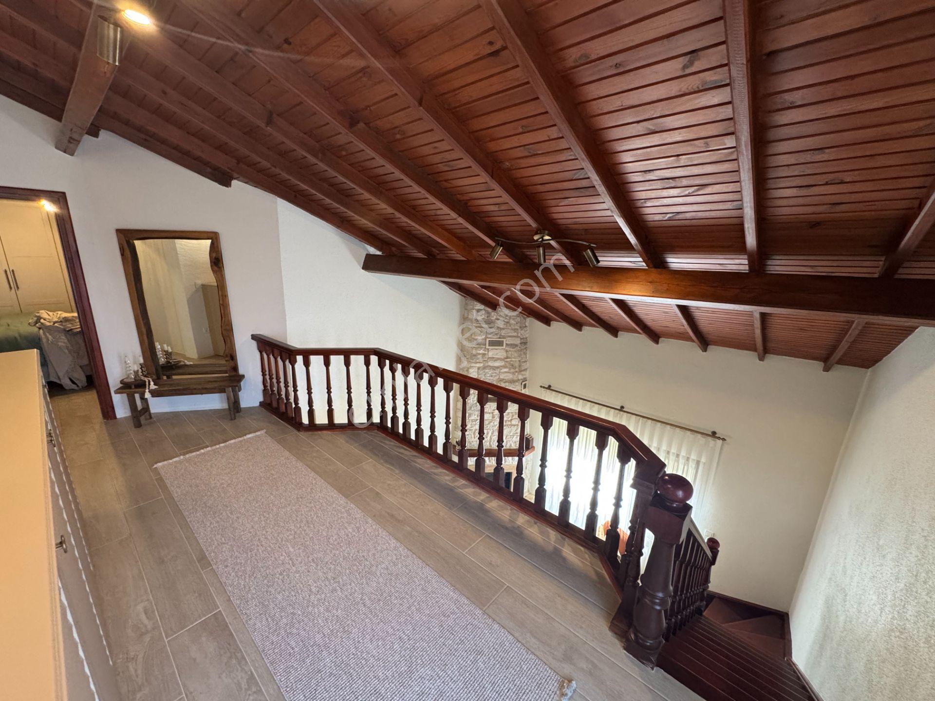 Sapanca'da Site İçinde Geniş Ferah Bahçeli Satılık Villa.. - Görsel 24