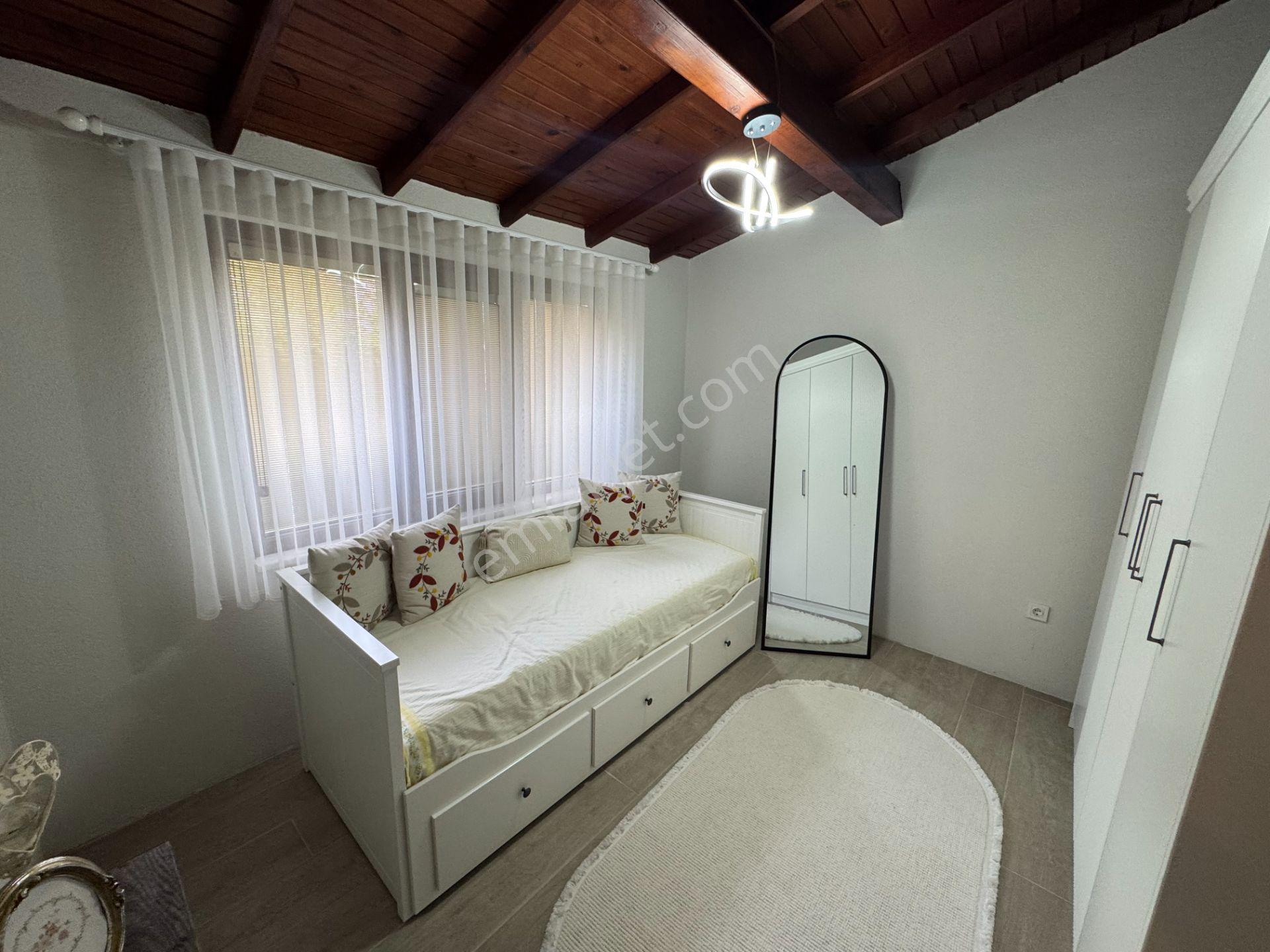 Sapanca'da Site İçinde Geniş Ferah Bahçeli Satılık Villa.. - Görsel 28