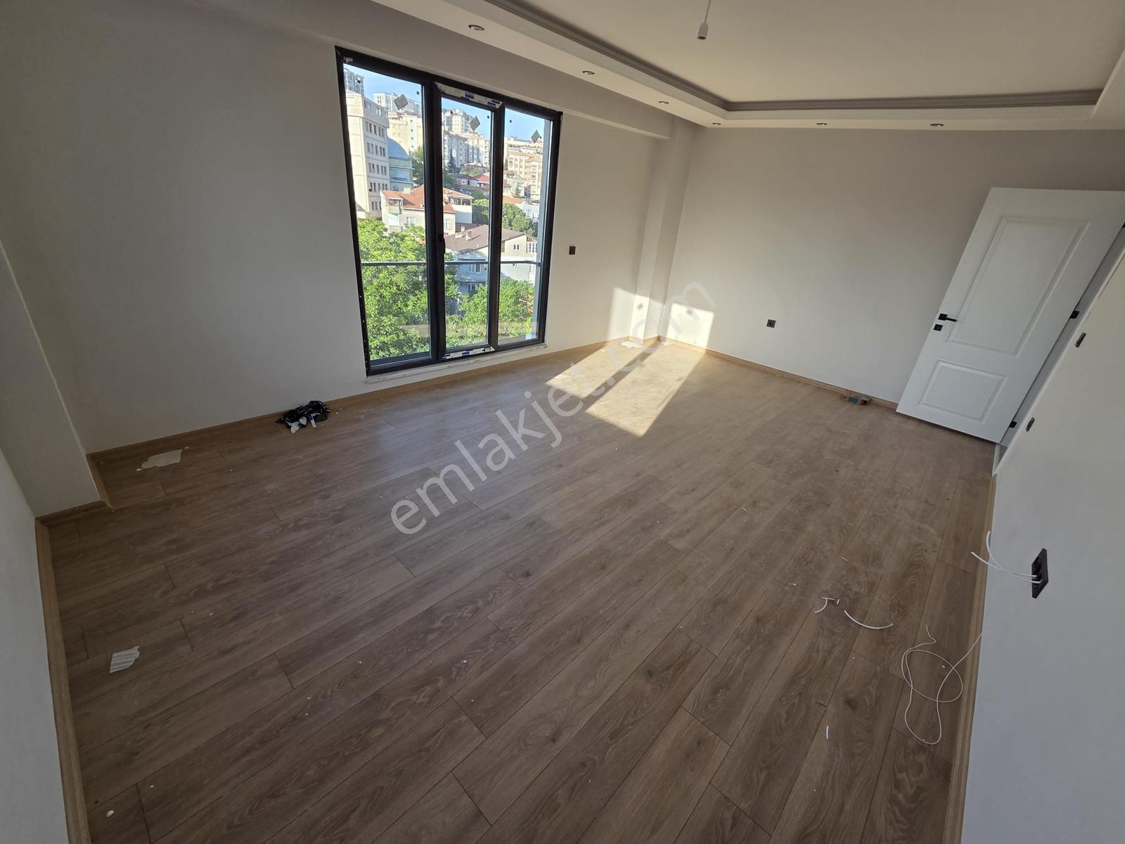 Rookzdoruk'dn Çınardere Metroya Yakın, Önü Açık Ferah Modern 2+1 - Görsel 13