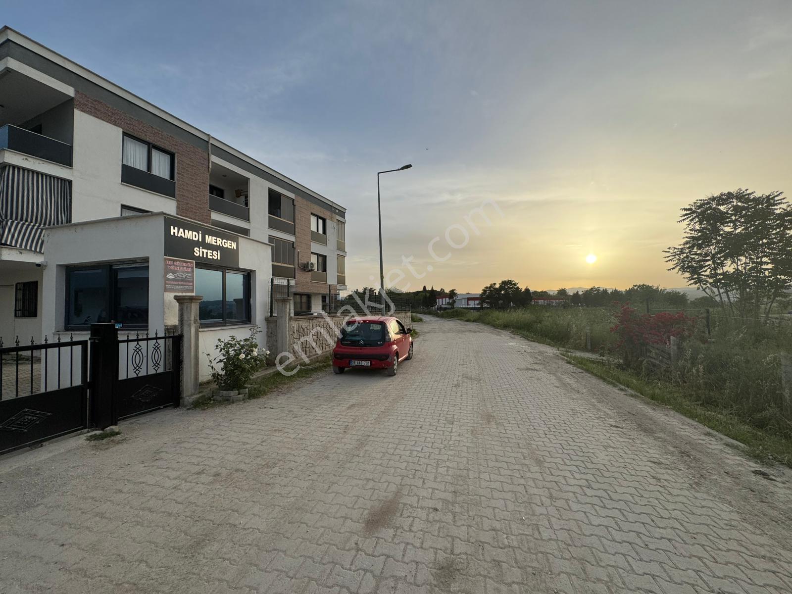 Manisa Yunusemre Muradiye 2+1 Eşyalı Kiralık Daire - Görsel 10
