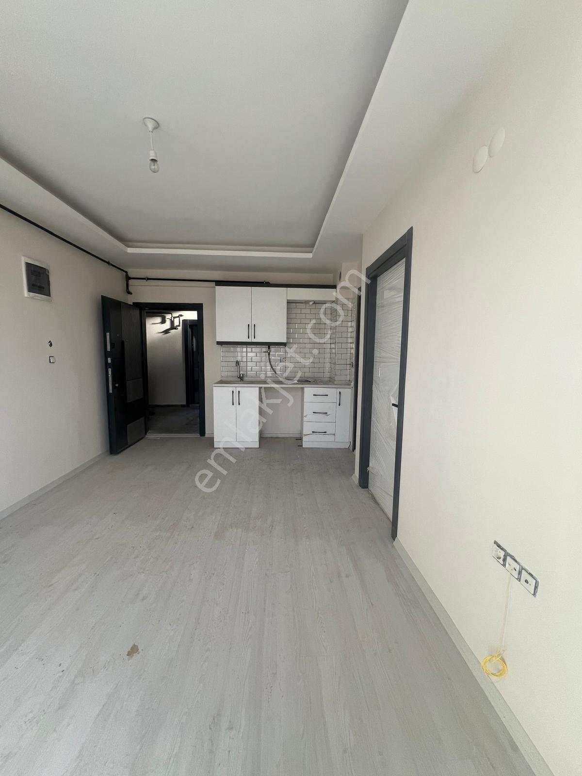 1+1 Sıfır Üniversite Ve Hasanağa Bahçesine Yakın Otoparklı