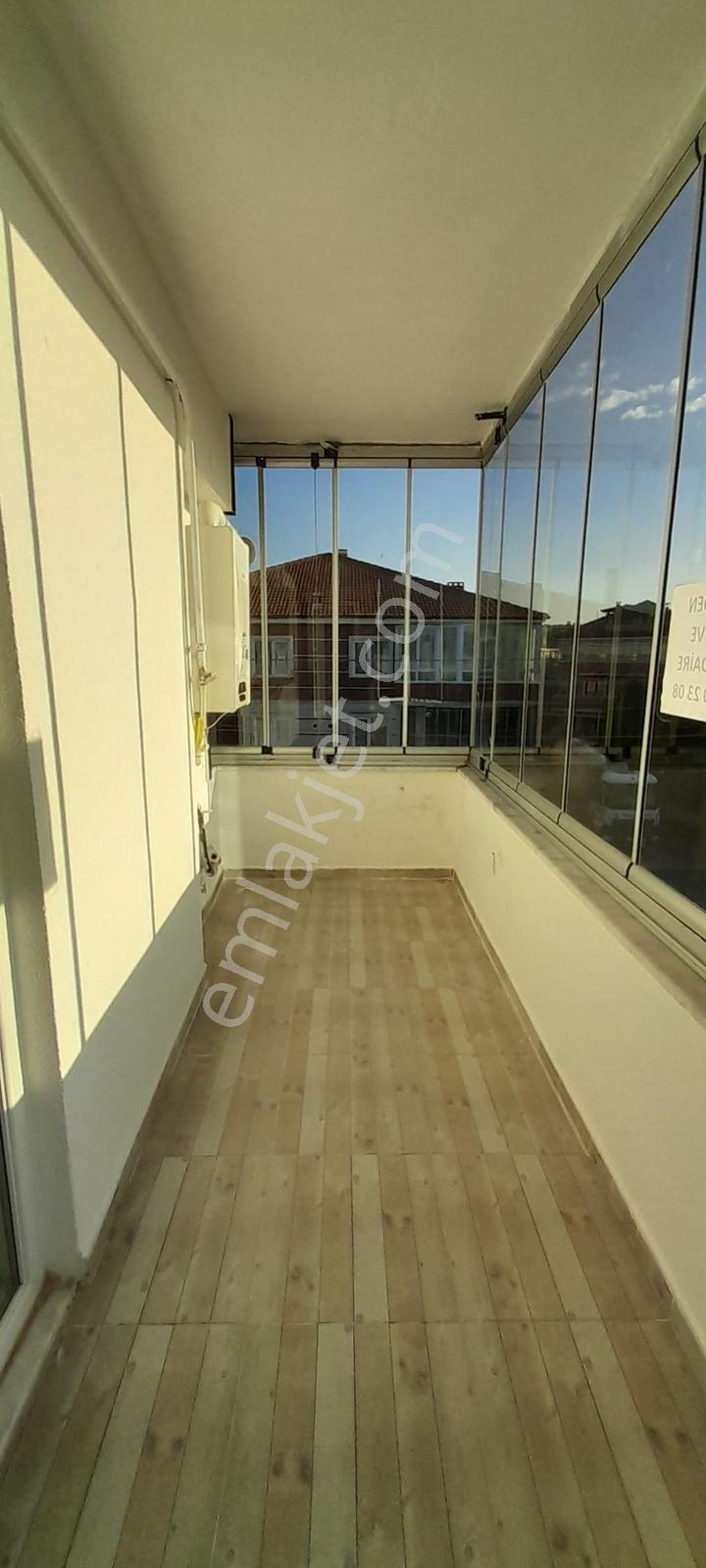 Karasu Kuzeyden Konumu Güzel 3+1 Mutfak Ayrı Kiralık Daire - Görsel 20
