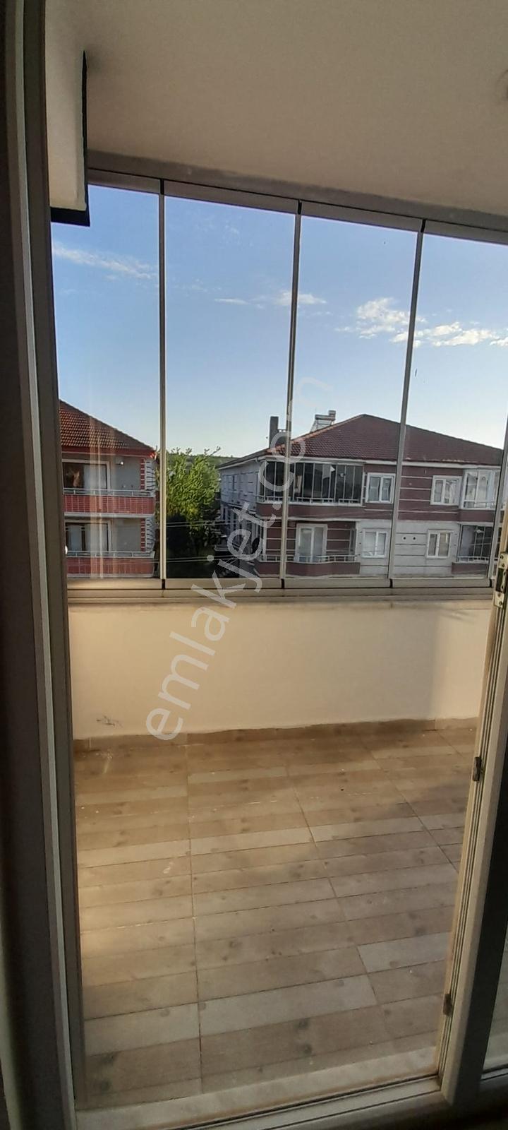 Karasu Kuzeyden Konumu Güzel 3+1 Mutfak Ayrı Kiralık Daire - Görsel 11