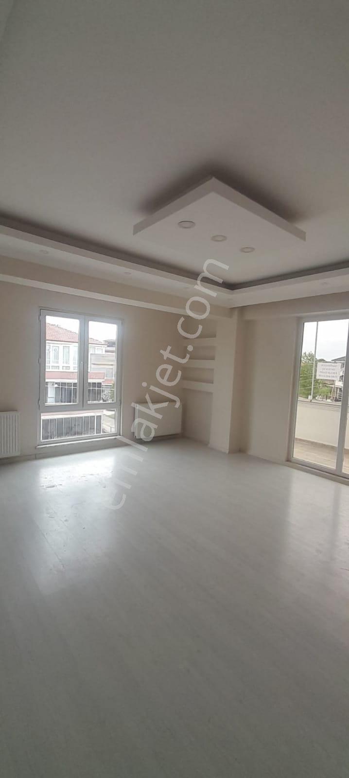 Karasu Kuzeyden Konumu Güzel 3+1 Mutfak Ayrı Kiralık Daire - Görsel 8
