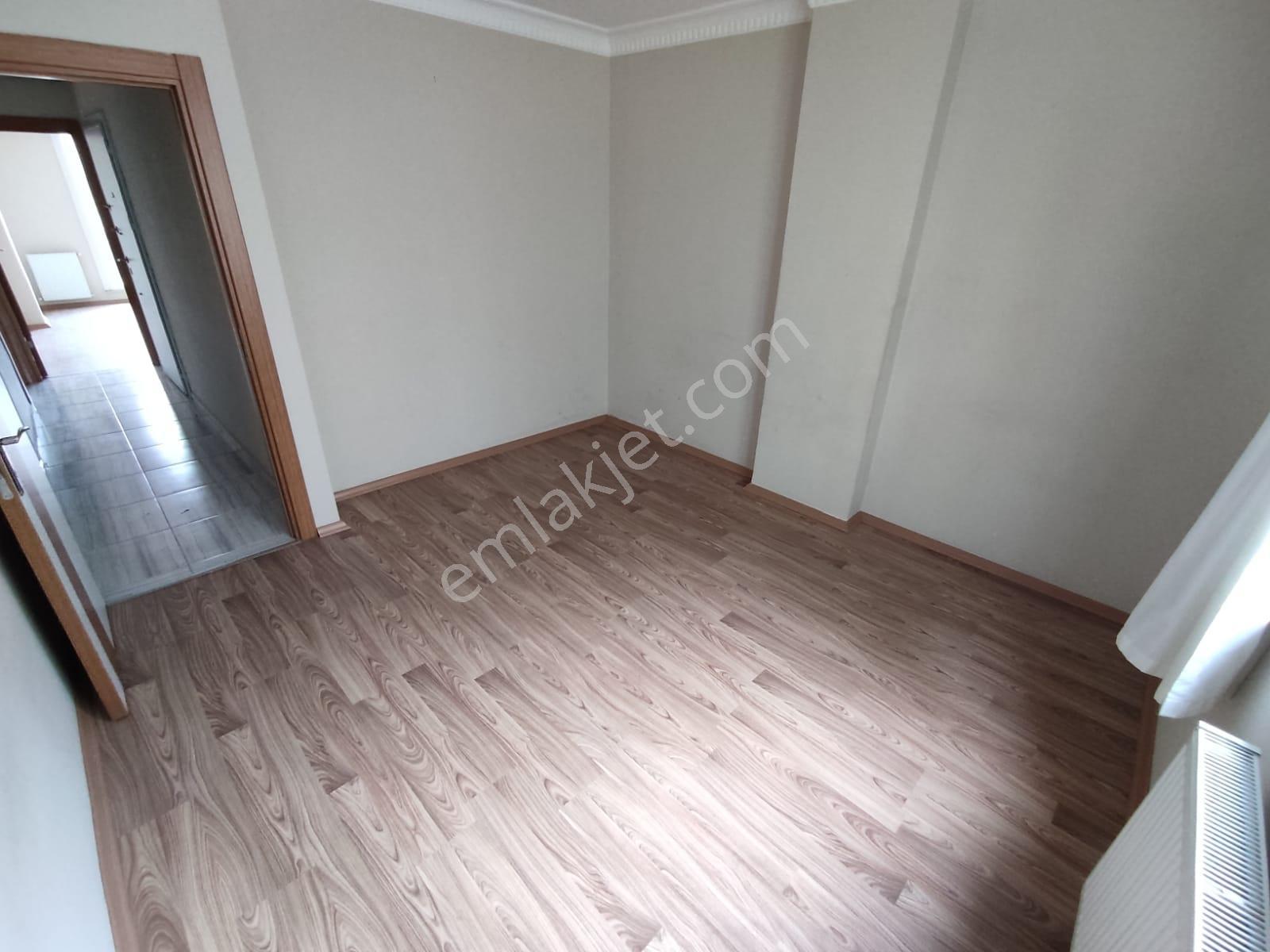 Ispartakule Cad. 2+1 Kap Mutfak Balkonlu Ara Kat Lüx 90m² Daire - Görsel 4