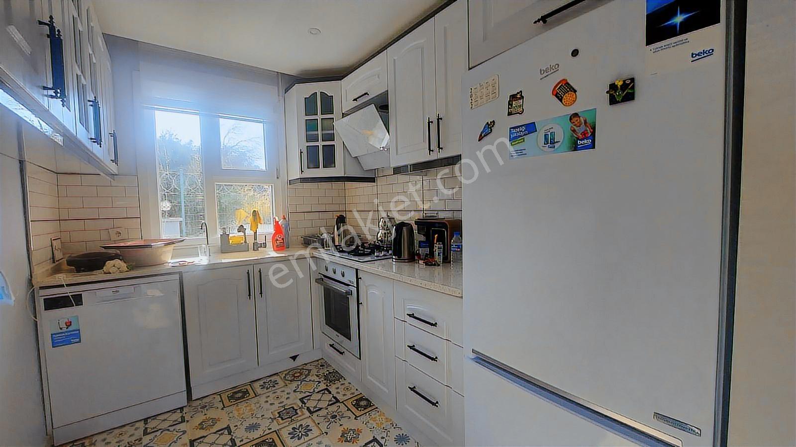 Ayvalık Sarımsaklı'da Site İçinde 3+1 Eşyalı 12 Ay Kiralık Villa - Görsel 10