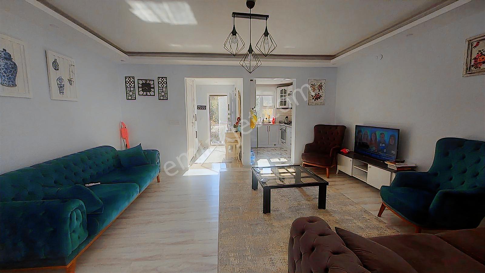 Ayvalık Sarımsaklı'da Site İçinde 3+1 Eşyalı 12 Ay Kiralık Villa - Görsel 17