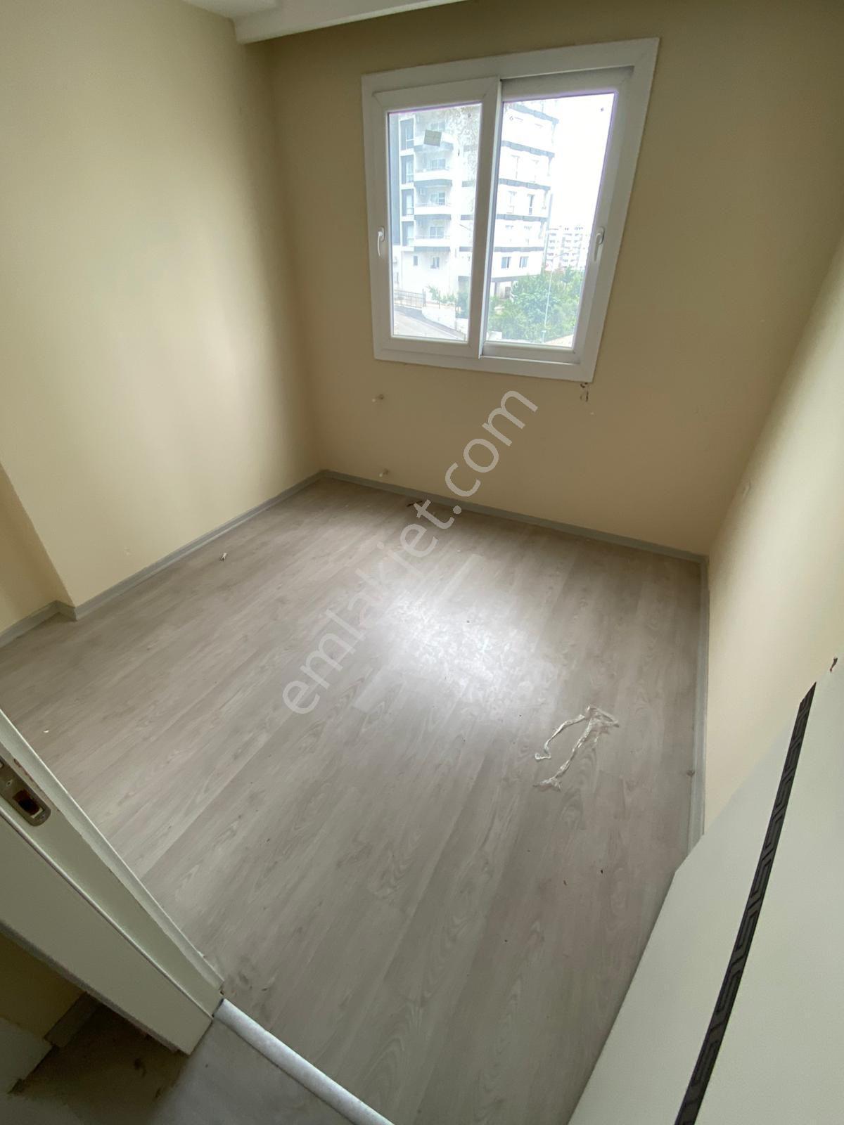 Stad Karşısı Cadde Üstü - Görsel 6