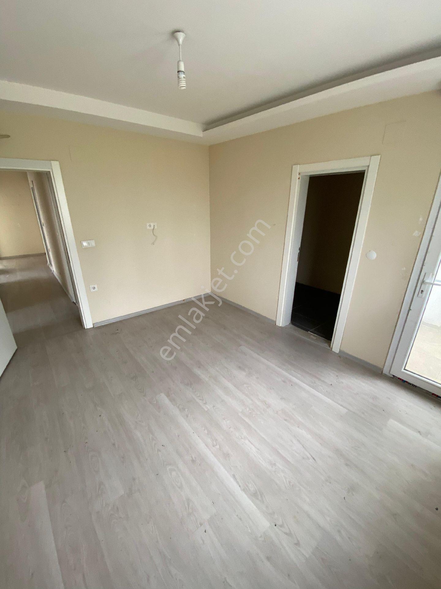 Stad Karşısı Cadde Üstü - Görsel 25