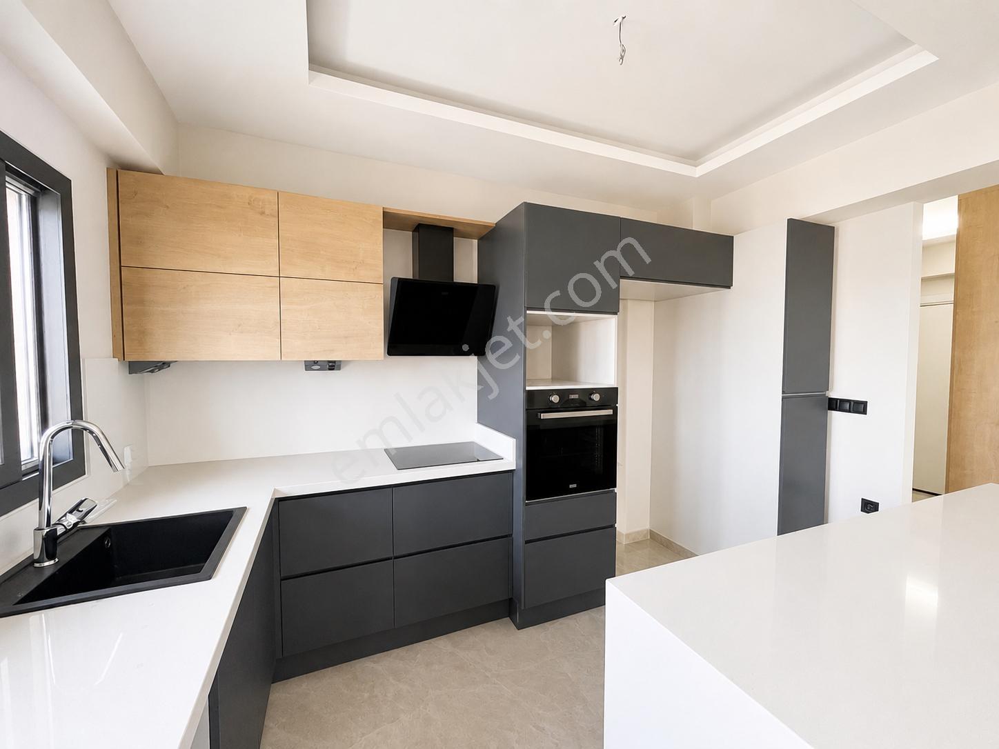 Ataşehirde Havuzlu,güvenlikli Sitede Özel Tasarım 2+1 Daire - Görsel 20