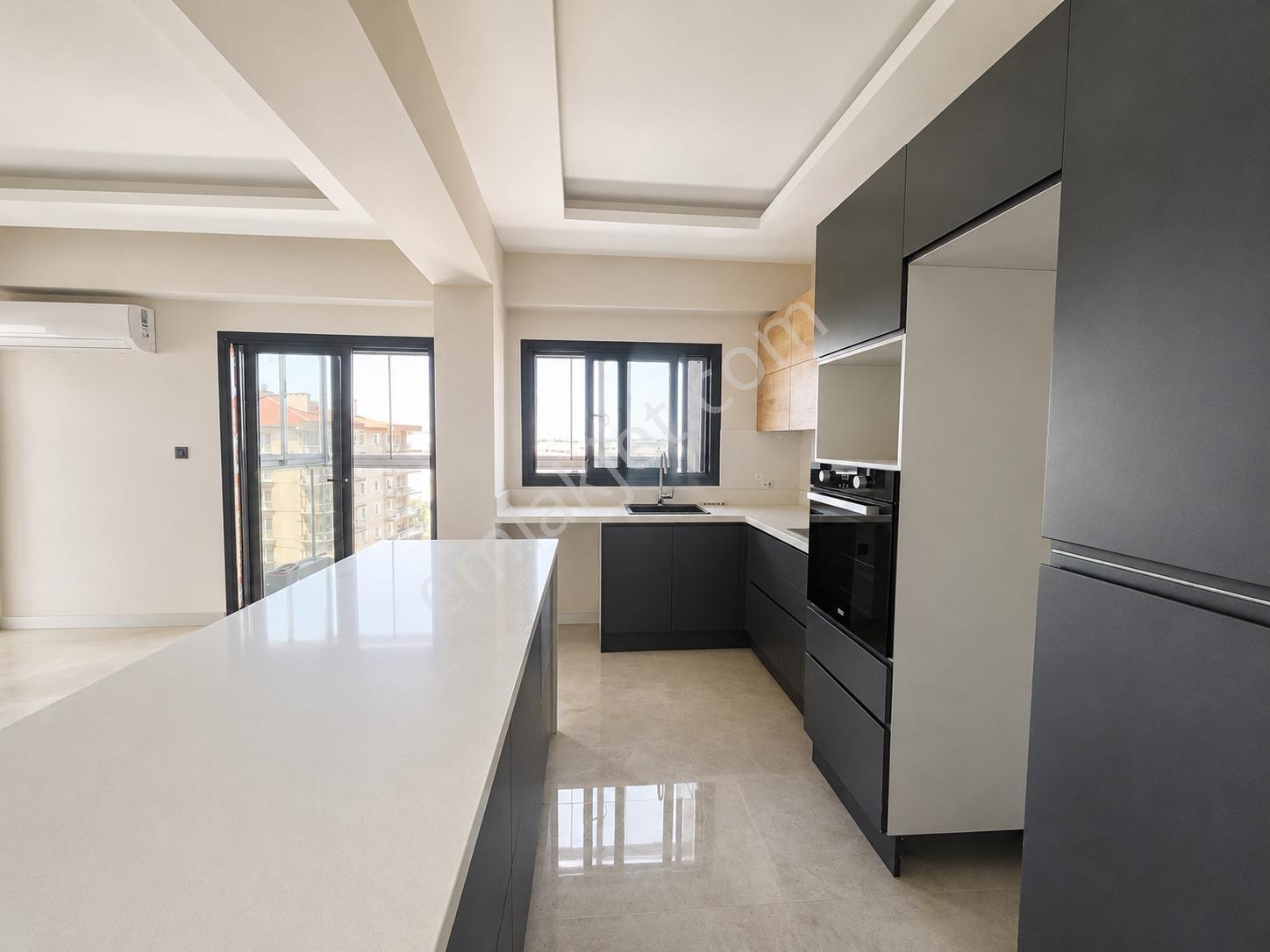 Ataşehirde Havuzlu,güvenlikli Sitede Özel Tasarım 2+1 Daire - Görsel 17