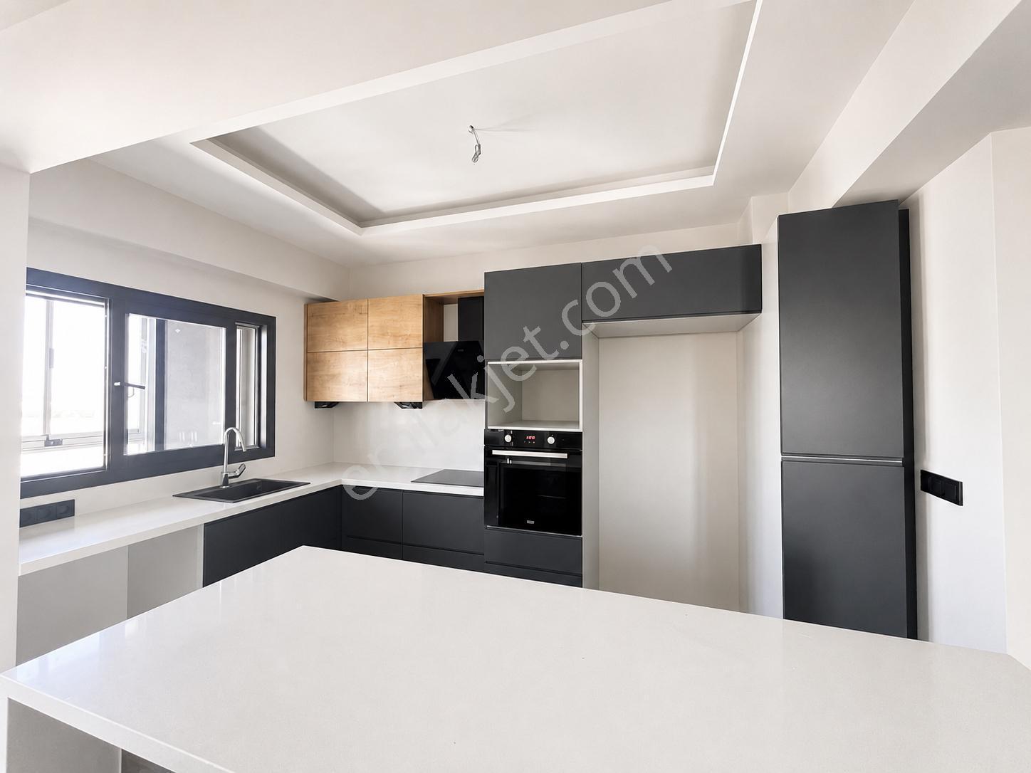 Ataşehirde Havuzlu,güvenlikli Sitede Özel Tasarım 2+1 Daire - Görsel 19