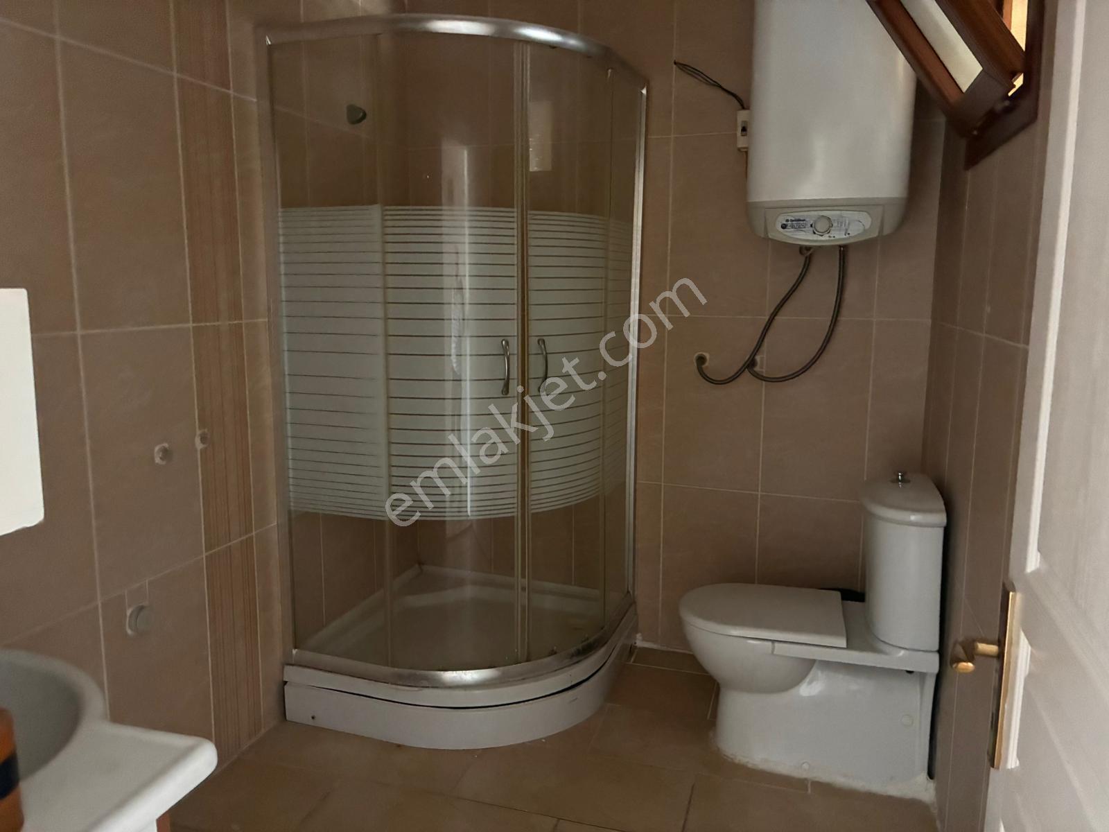 Kuşadası Merkez Çarşıda Kiralık Büro / İşyeri - Görsel 5
