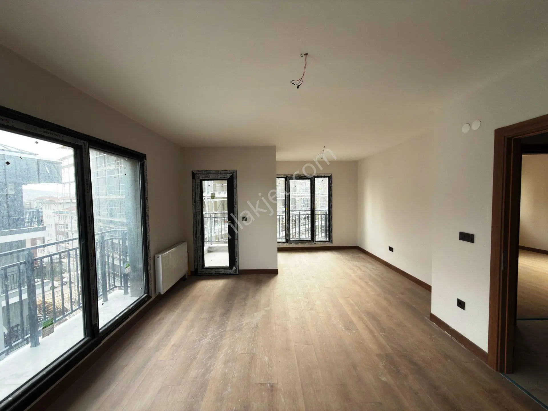 Boğaz'a Yakın Konumda '0' Site İçinde Teraslı 6.kat Kiralık 3+1 - Görsel 3