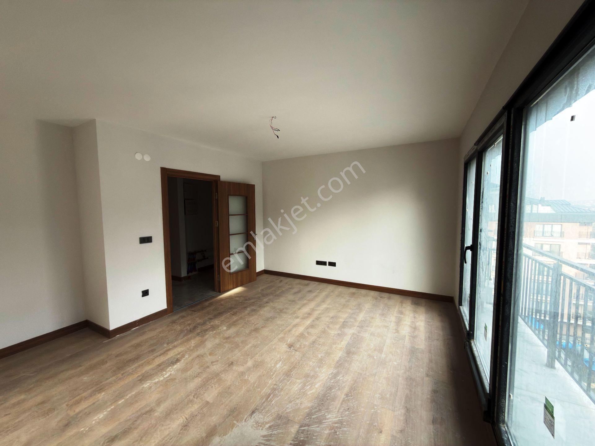 Boğaz'a Yakın Konumda '0' Site İçinde Teraslı 6.kat Kiralık 3+1 - Görsel 6