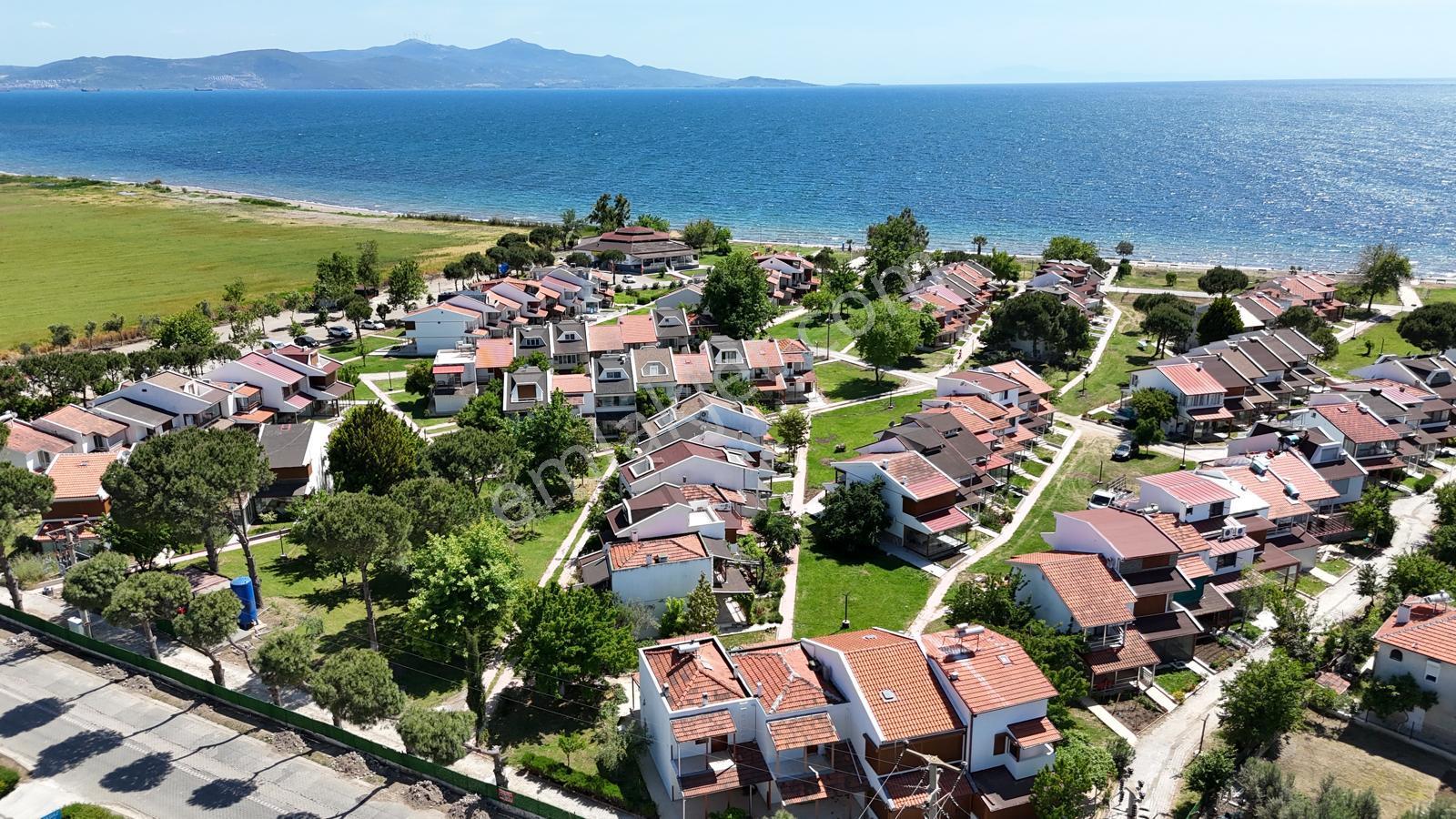 İzmir Dikili Salihleraltı Deniz Manzaralı 2+1 Satılık Villa