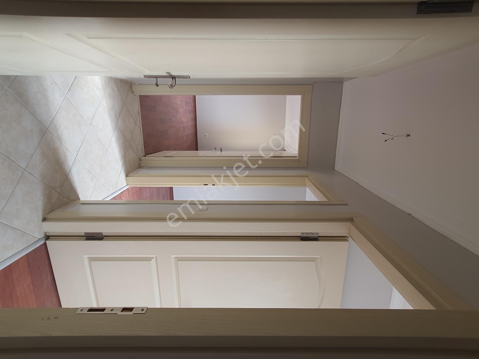 Hastaneler Cad., Otoparklı, Butik Apt- Balkonlu,temiz 3+1/135m² - Görsel 17