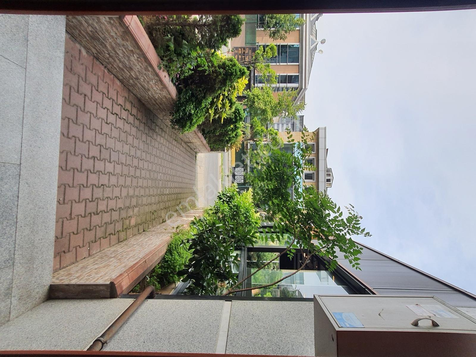 Hastaneler Cad., Otoparklı, Butik Apt- Balkonlu,temiz 3+1/135m² - Görsel 32