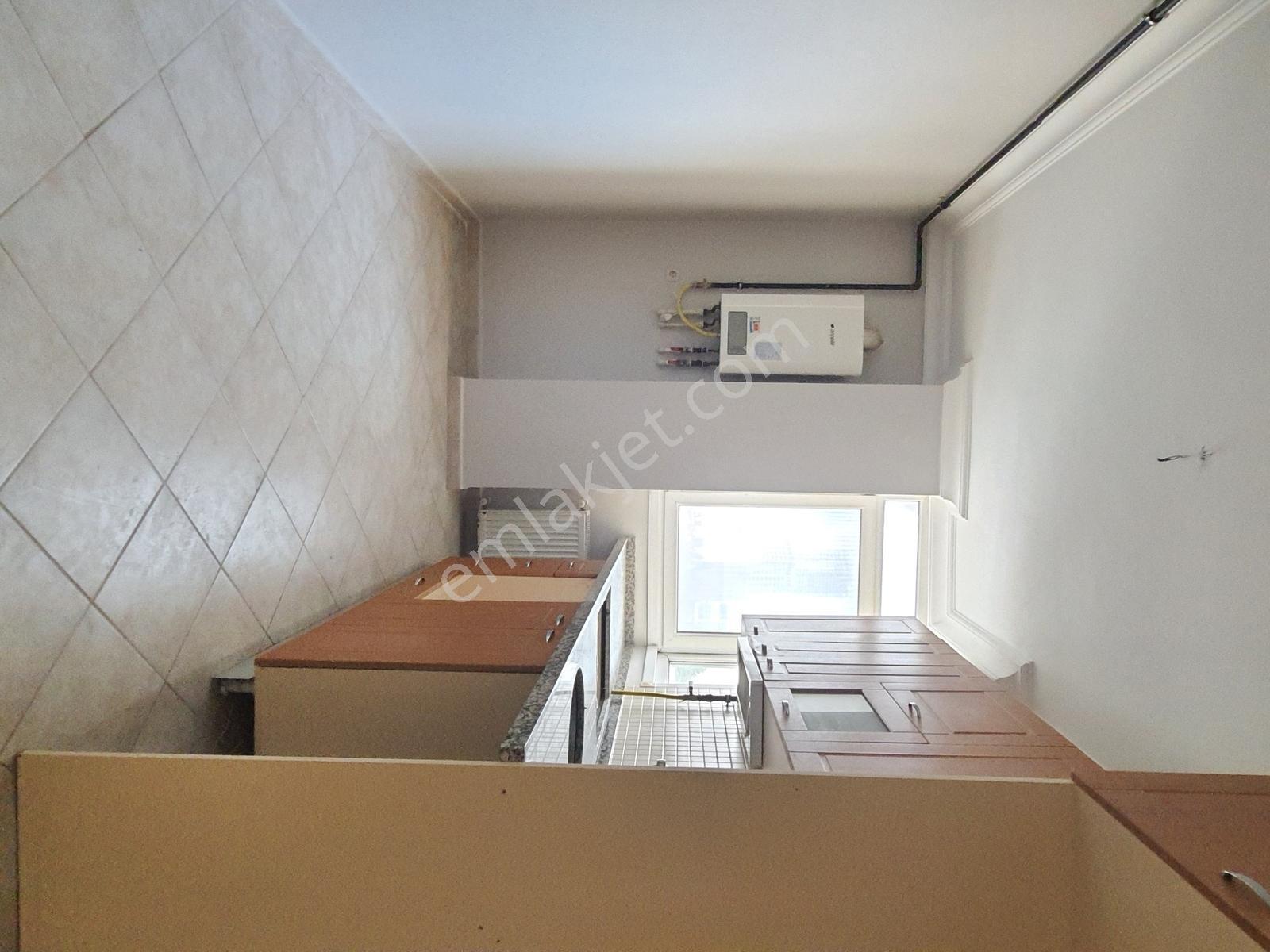 Hastaneler Cad., Otoparklı, Butik Apt- Balkonlu,temiz 3+1/135m² - Görsel 5