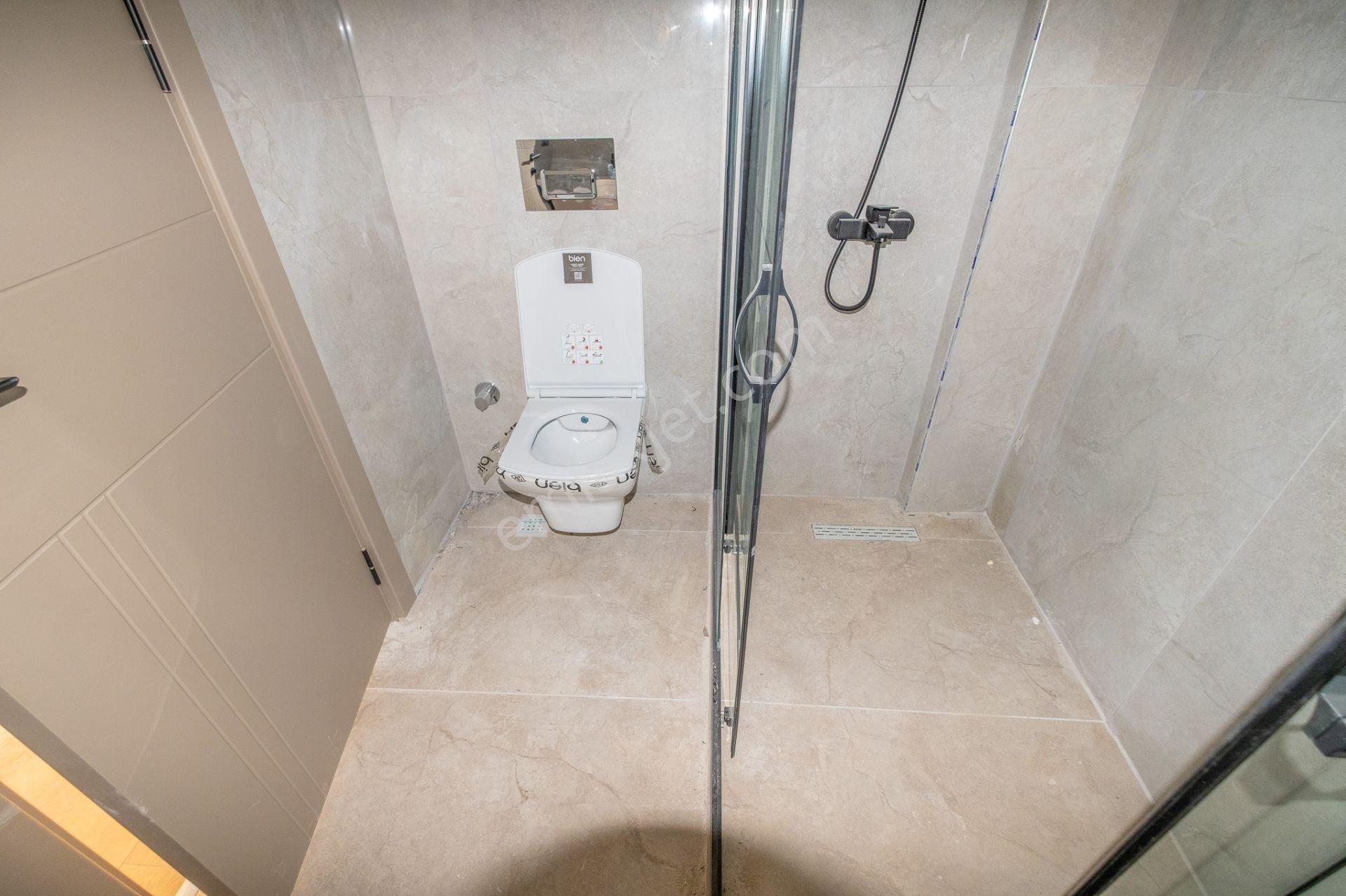 Beylikdüzü Kavaklı'da Kiralık 4+2 Bahçe Katı Lüks Sıfır Daire - Görsel 24