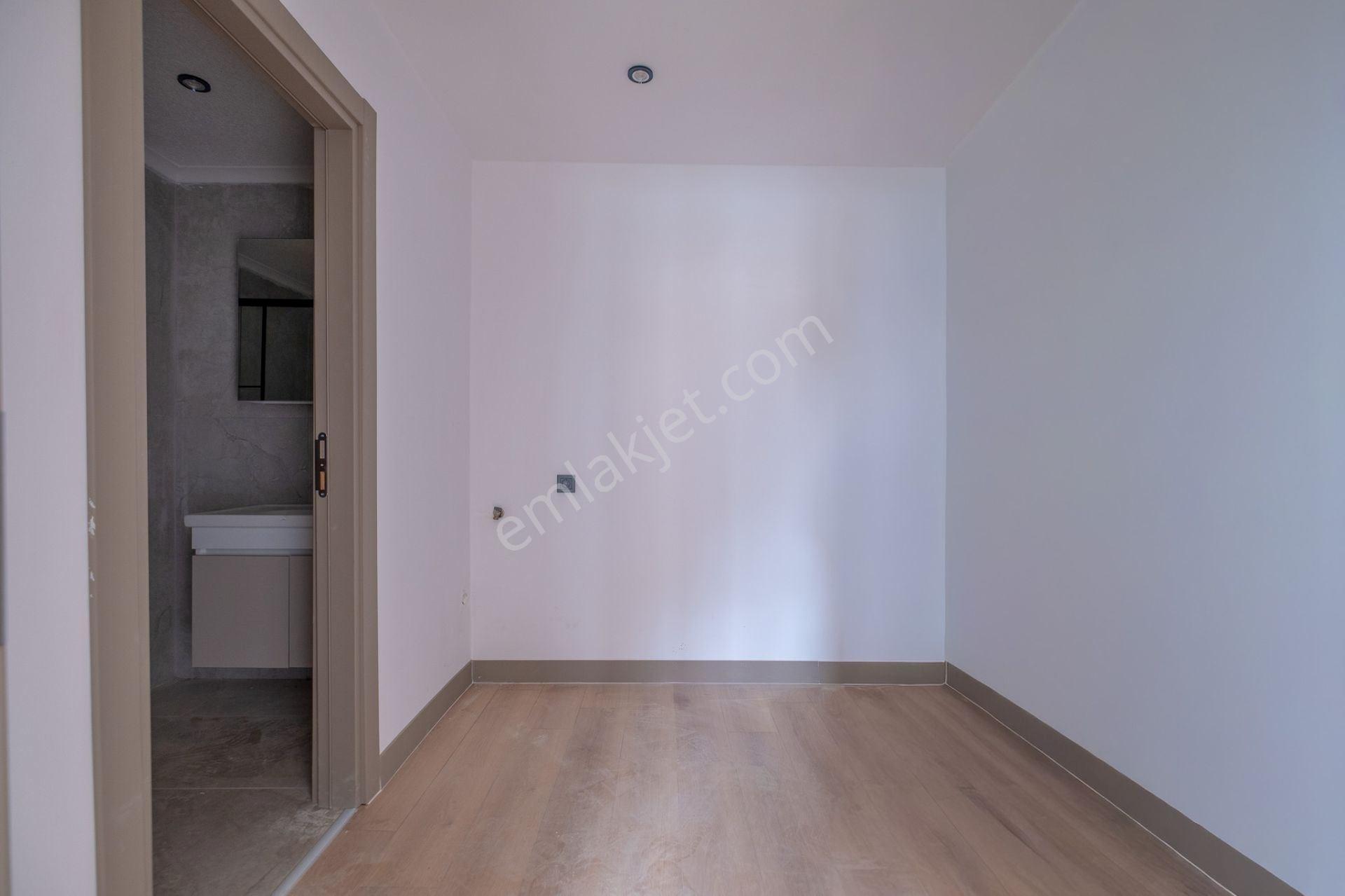 Beylikdüzü Kavaklı'da Kiralık 4+2 Bahçe Katı Lüks Sıfır Daire - Görsel 21