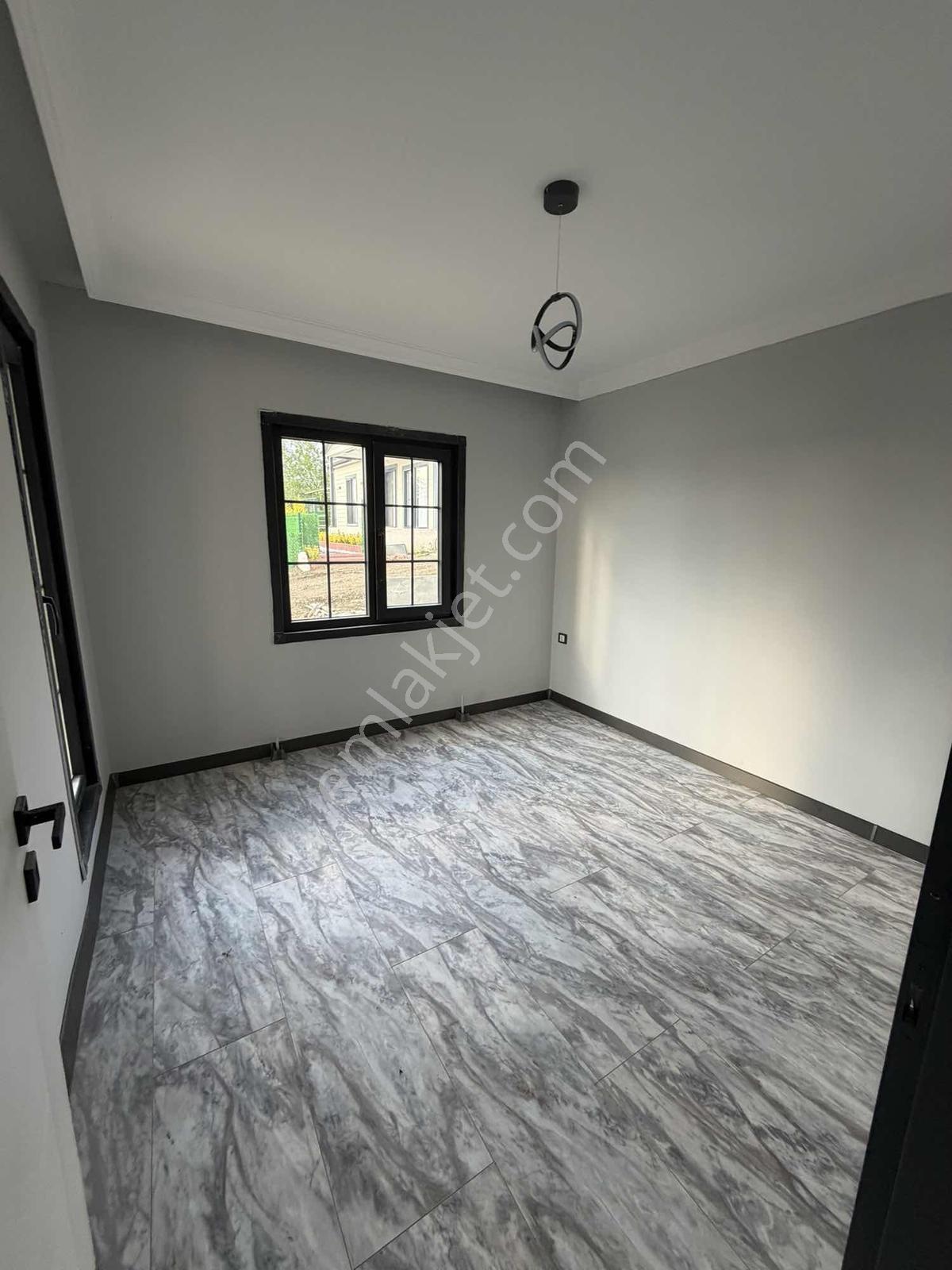 Köy İçinde Keyifli Yaşam Fırsatı 2+1 Bahçeli Prefabrik Ev - Görsel 12