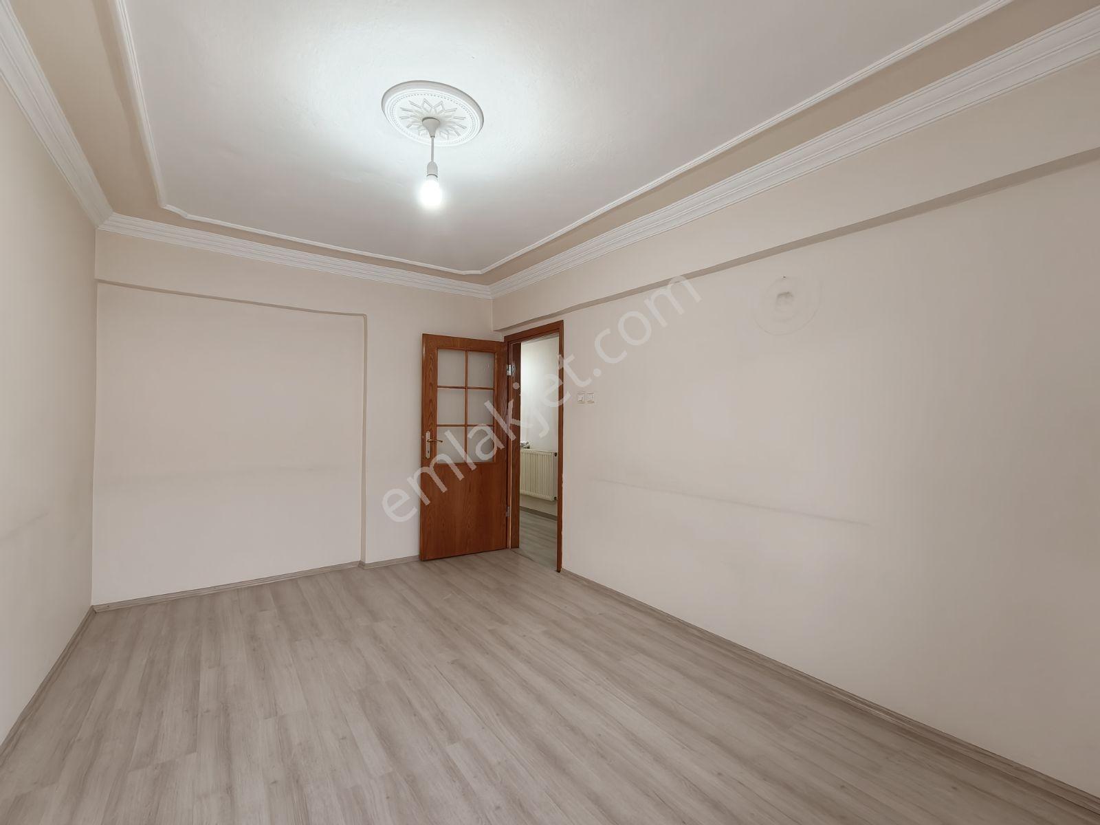 Ankara Caddesi Davutdede Metro İstasyonu Yanı Kiralık 3+1 Daire - Görsel 15