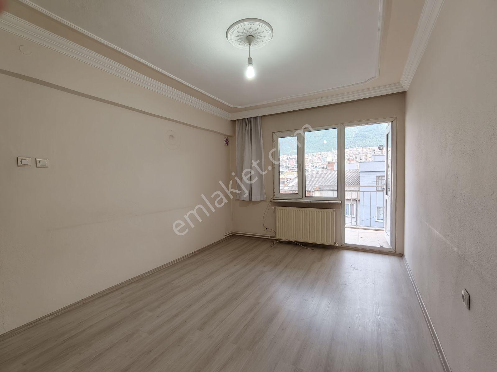 Ankara Caddesi Davutdede Metro İstasyonu Yanı Kiralık 3+1 Daire - Görsel 16