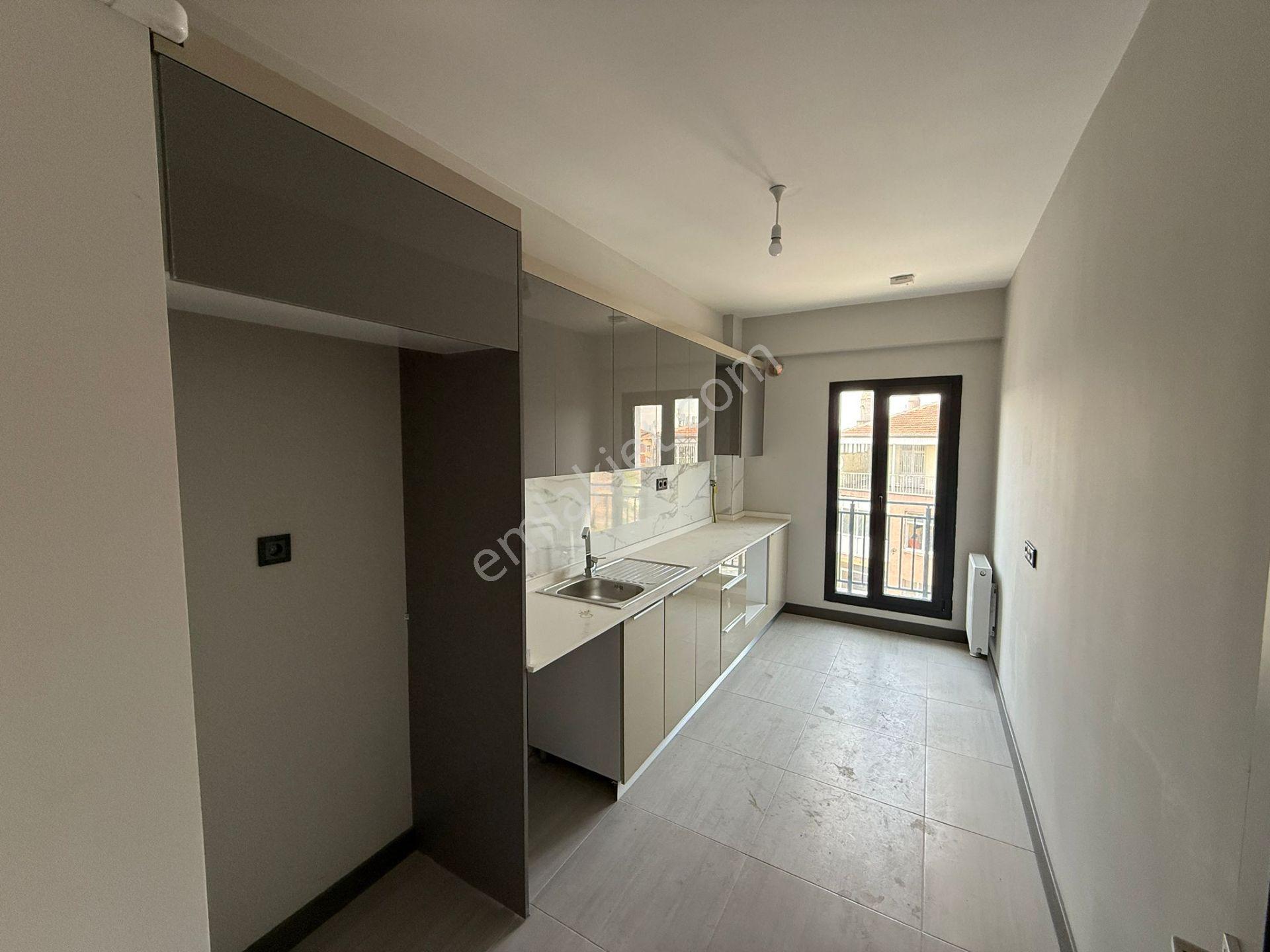 Aksaray Hamidiye Mahallede Şehrin Yeni Gözdesinde Kiralık 3+1 - Görsel 6