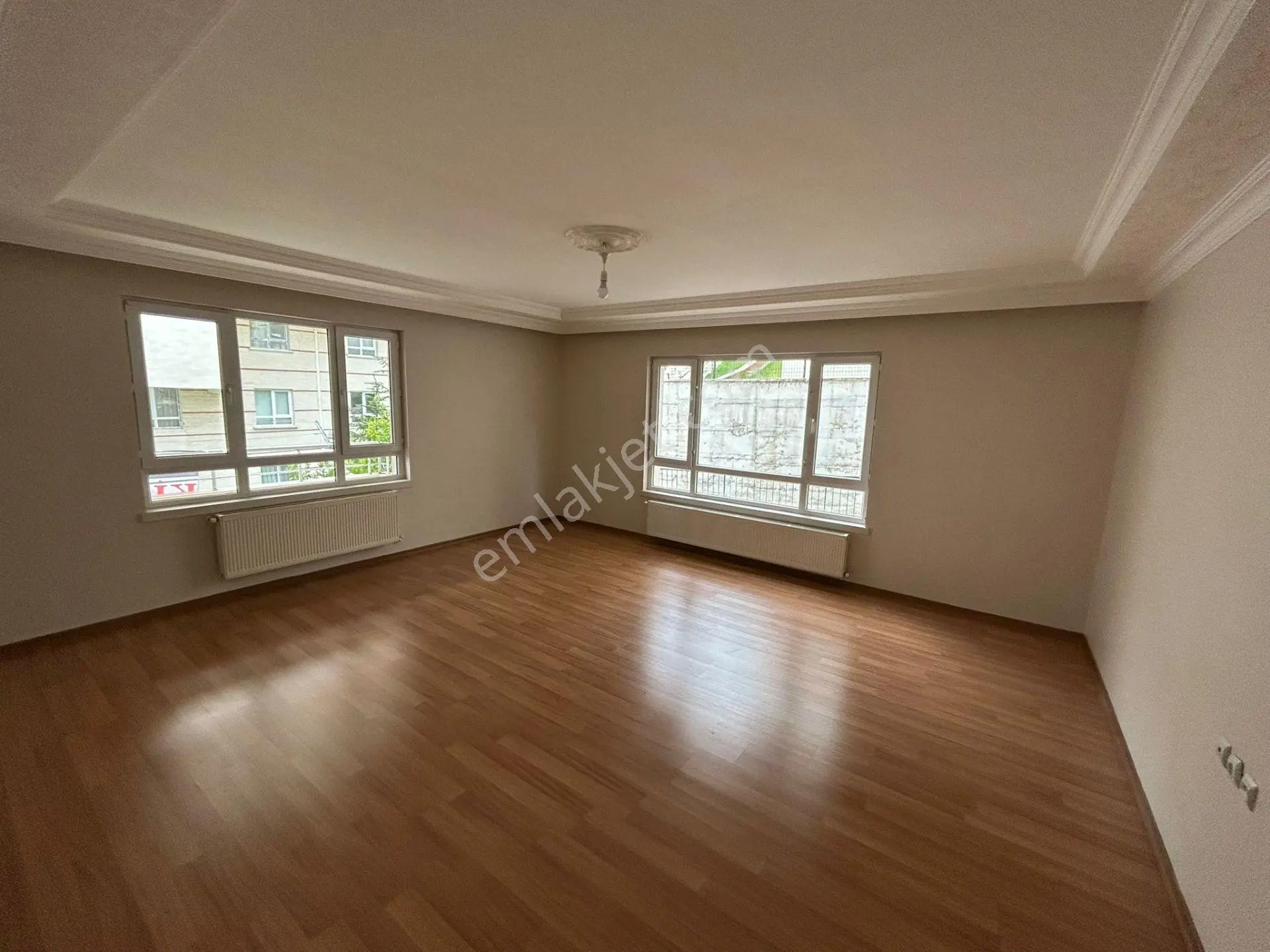 Turyap'tan Osmangazi Mah Aşık Paşa Caddesi Yakını Asansörlü 3+1 Kiralık Daire