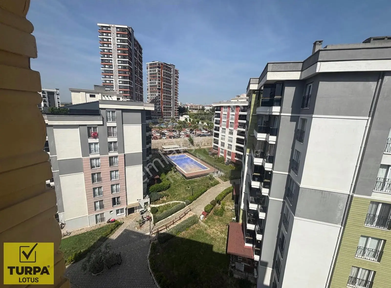 Park Fortuna'da 3+1 Teraslı, Havuzlu Satılık Daire
