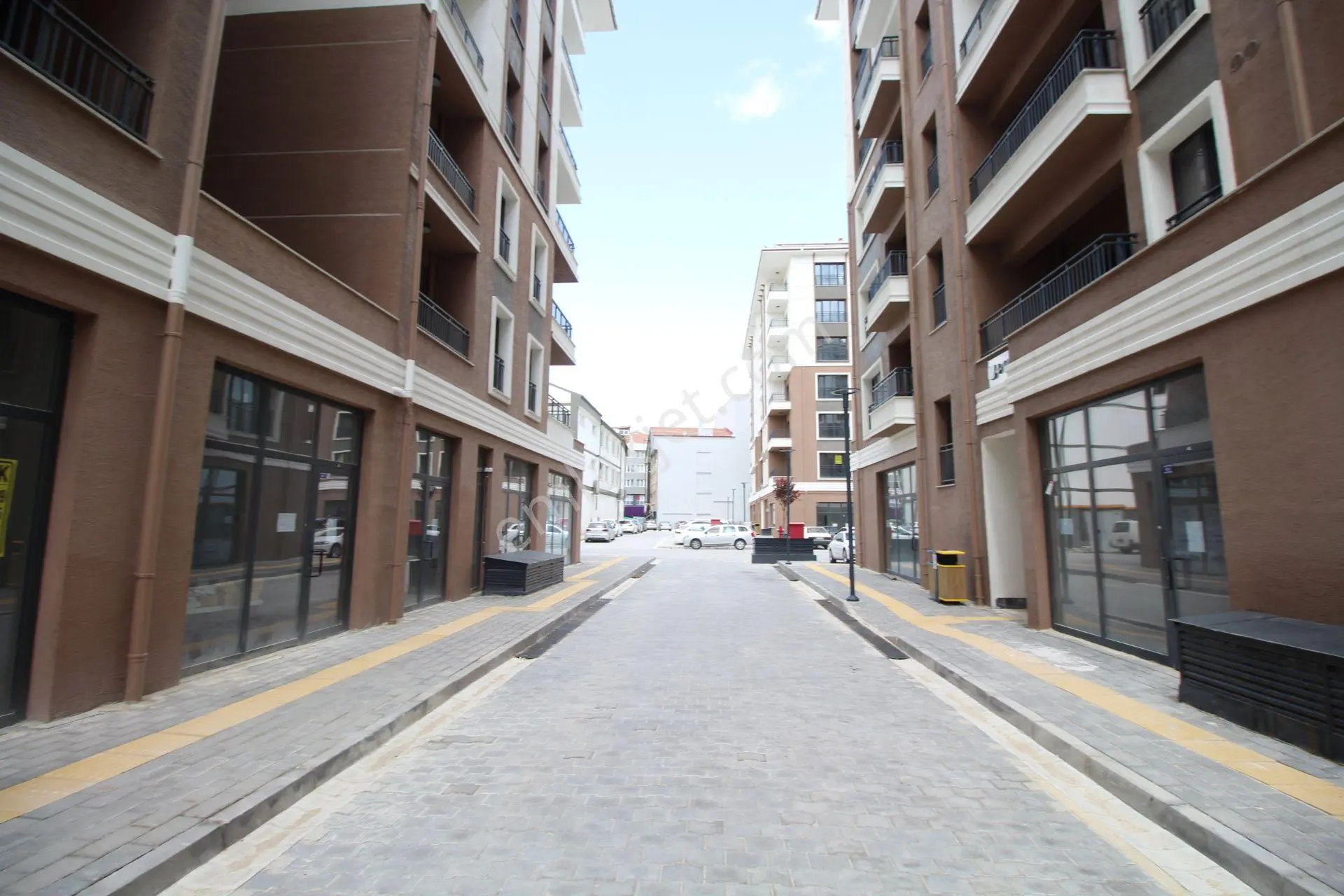 Aksaray Hamidiye Mahallede Şehrin Yeni Gözdesinde Kiralık Dükkan - Görsel 2
