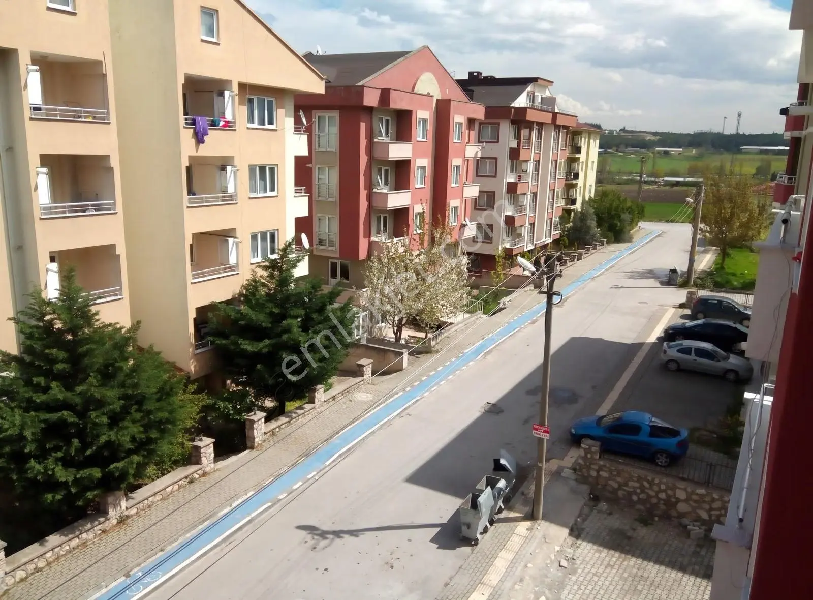 Ara Kat, Eşyasız, Ayrı Mutfak, Geniş Balkonlu Kiralık 2+1 Daire