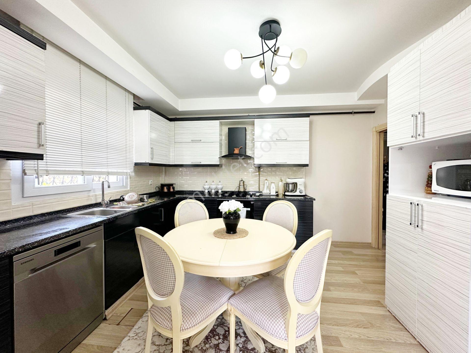 Pınar'da Kapalı Mutfak 185 M2 3+1 Çiftbanyo Giyinme Odalı Doğalgazlı 3 Cepheli Büyük Teras Balkon - Görsel 10