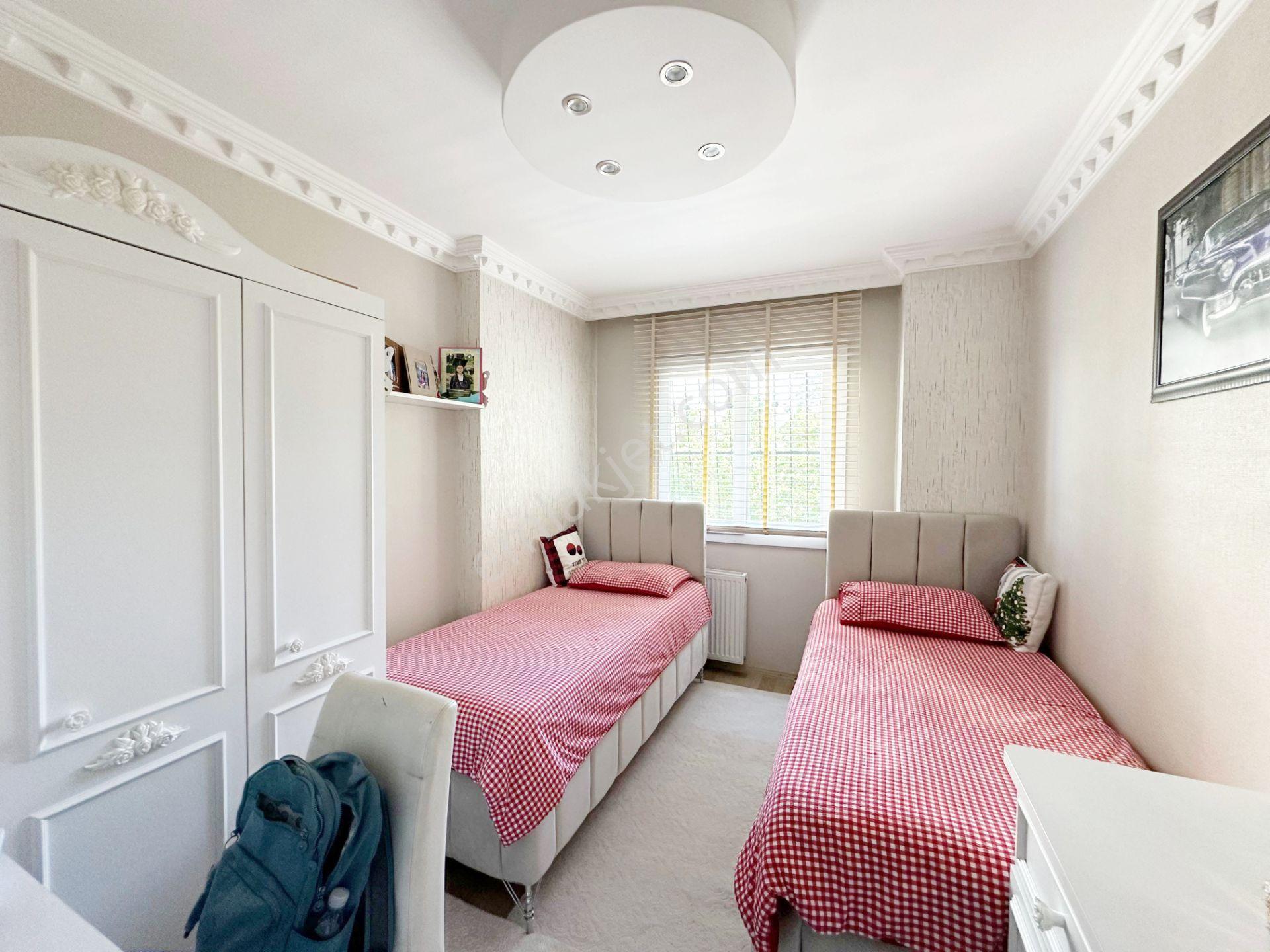 Pınar'da Kapalı Mutfak 185 M2 3+1 Çiftbanyo Giyinme Odalı Doğalgazlı 3 Cepheli Büyük Teras Balkon - Görsel 16