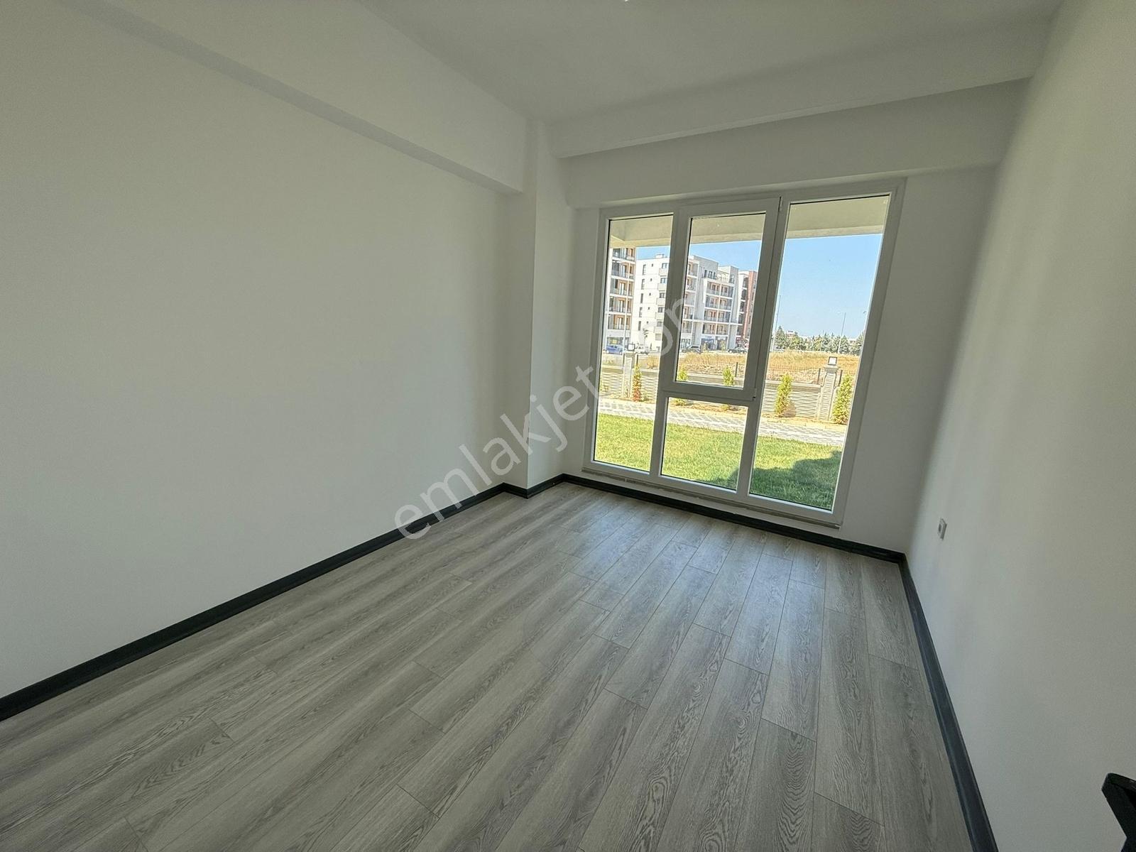 Turyap Hürriyetten İzsiz Towers Da Giriş Kat 2+1 Kiralık Daire - Görsel 12