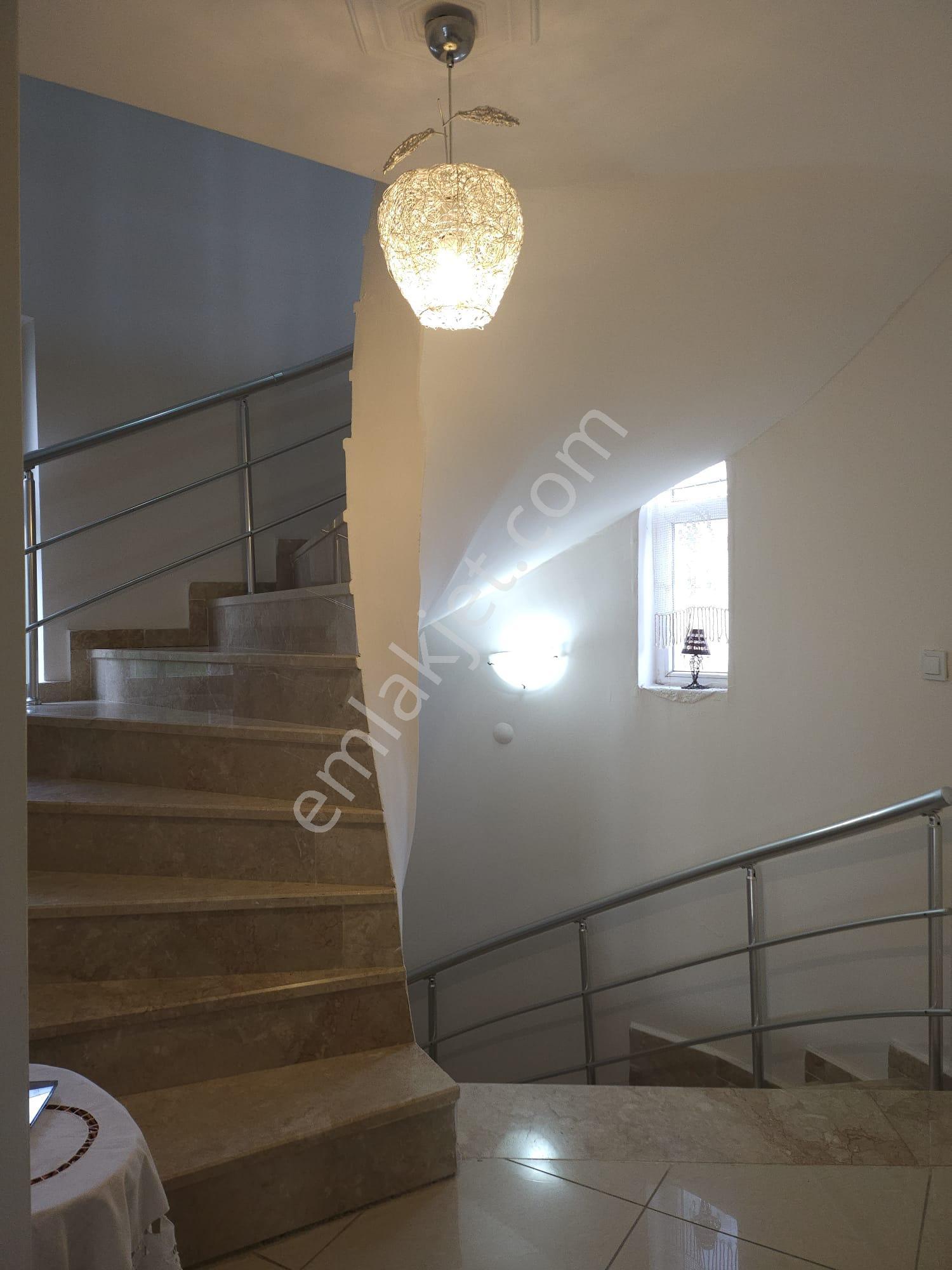 Akbük Koyunda Denize 180 Metrede Havuzlu Site İçi Müstakil 3+2 Acil Satılık - Görsel 12