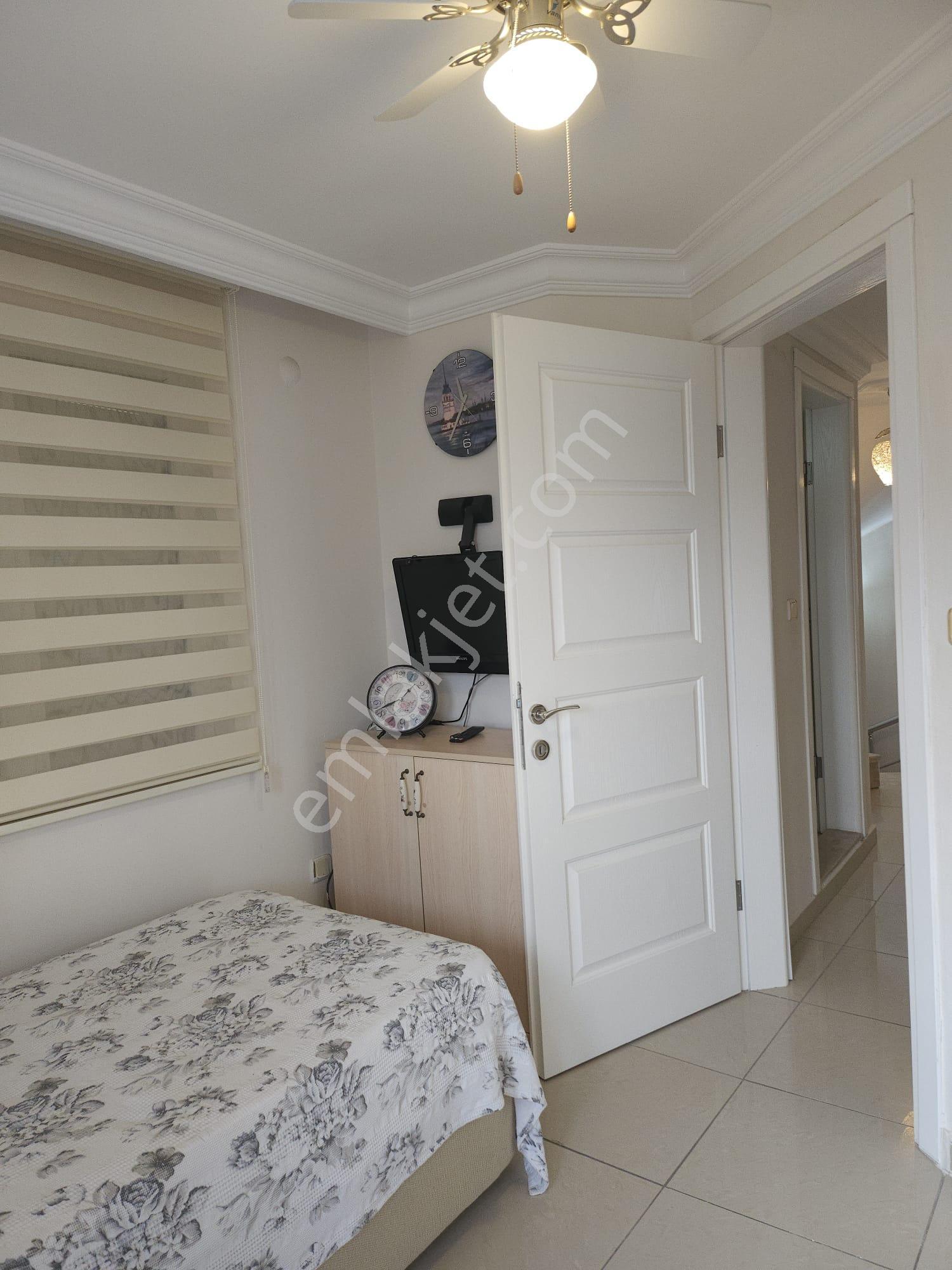Akbük Koyunda Denize 180 Metrede Havuzlu Site İçi Müstakil 3+2 Acil Satılık - Görsel 17