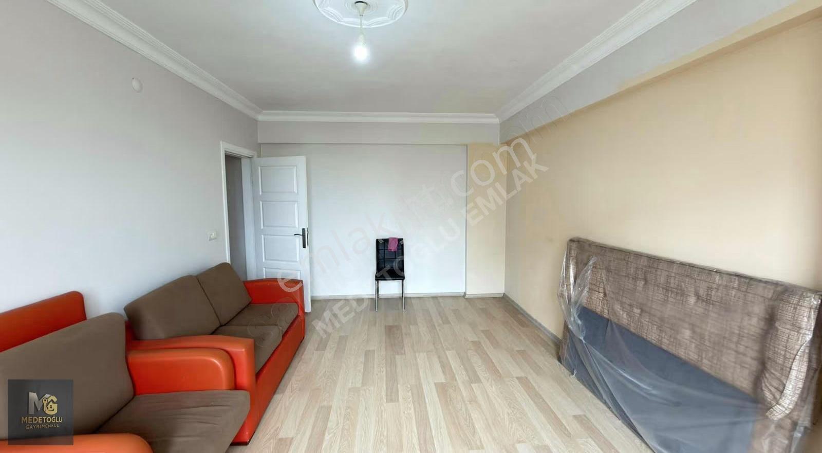 Medetoglu Gayrimenkul Den Bahar Caddesinde Kiralık 2+1 - Görsel 2