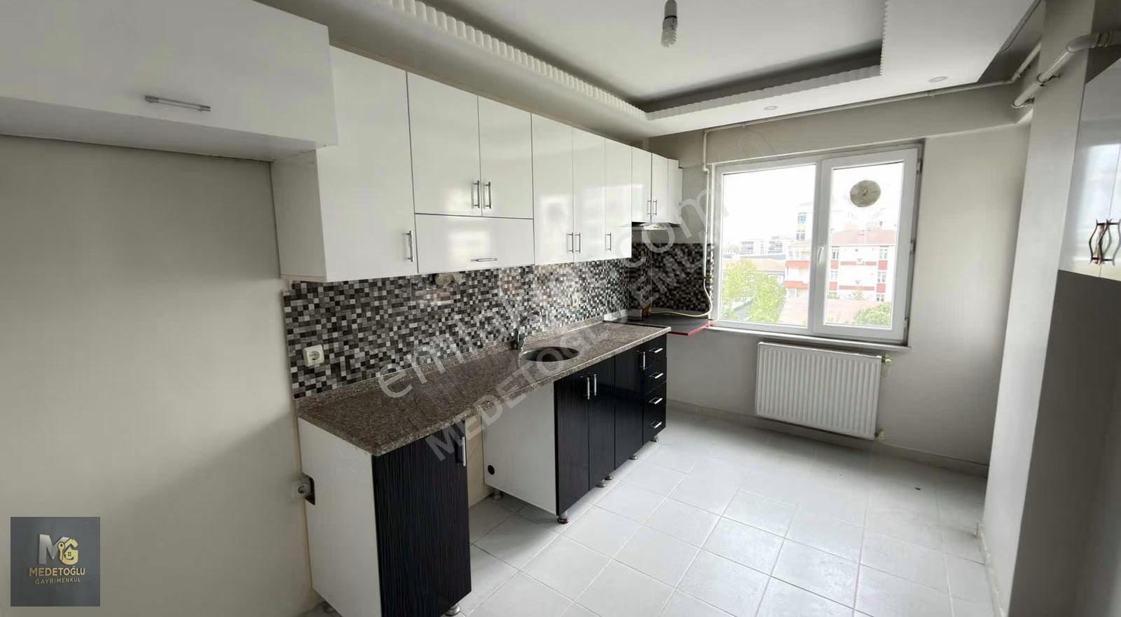 Medetoglu Gayrimenkul Den Bahar Caddesinde Kiralık 2+1 - Görsel 17