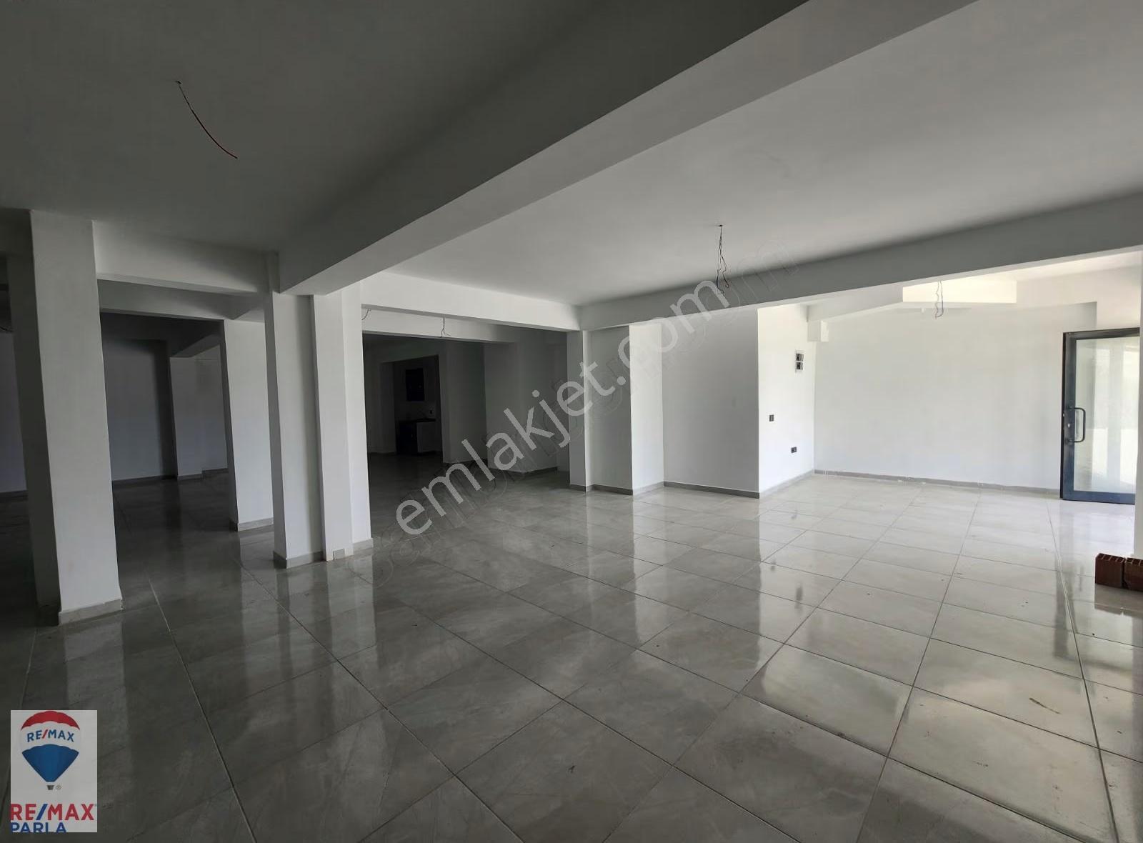 Atakum Büyükkolpınarda Köşe Konumlu 170 M² Kiralık Dükkan - Görsel 16