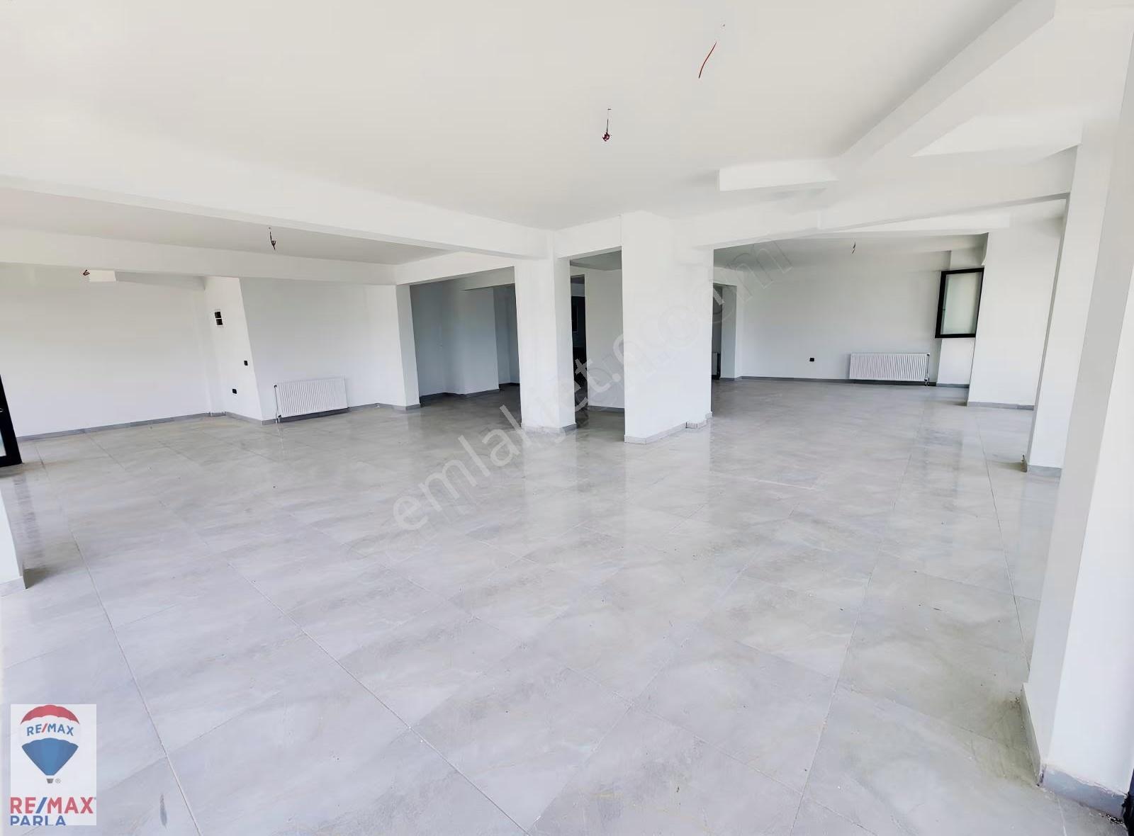 Atakum Büyükkolpınarda Köşe Konumlu 170 M² Kiralık Dükkan - Görsel 3