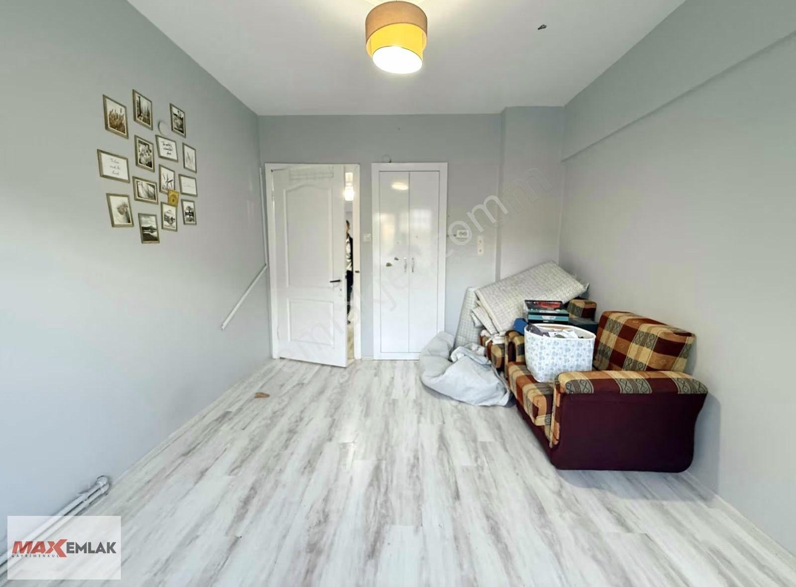Tuzla Caddesi Üzerinde Site İçinde Eşyalı Kiralık 2+1 Daire - Görsel 3